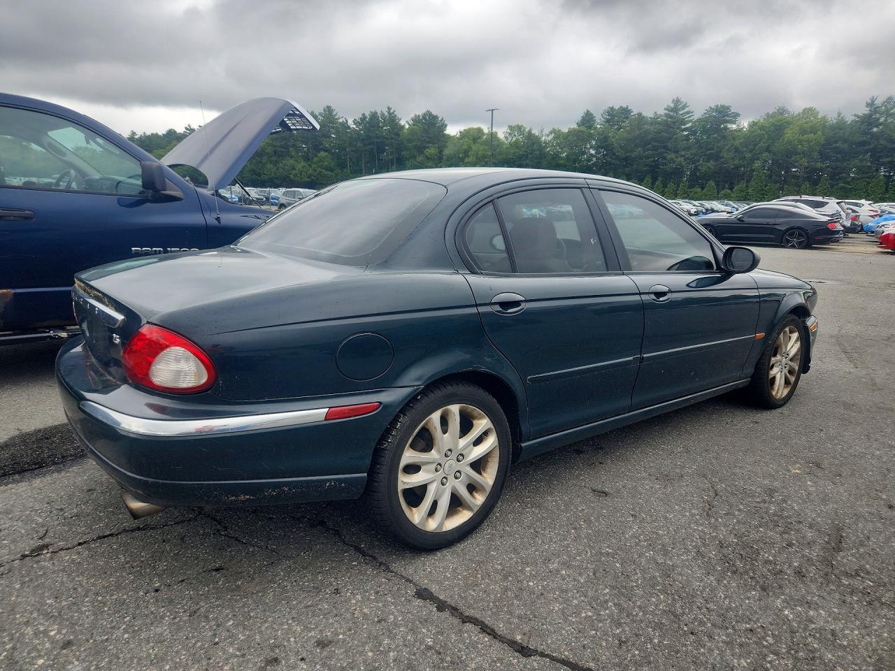 2004 Jaguar X-type 2.5 Green vin: SAJEB52D64XE13152