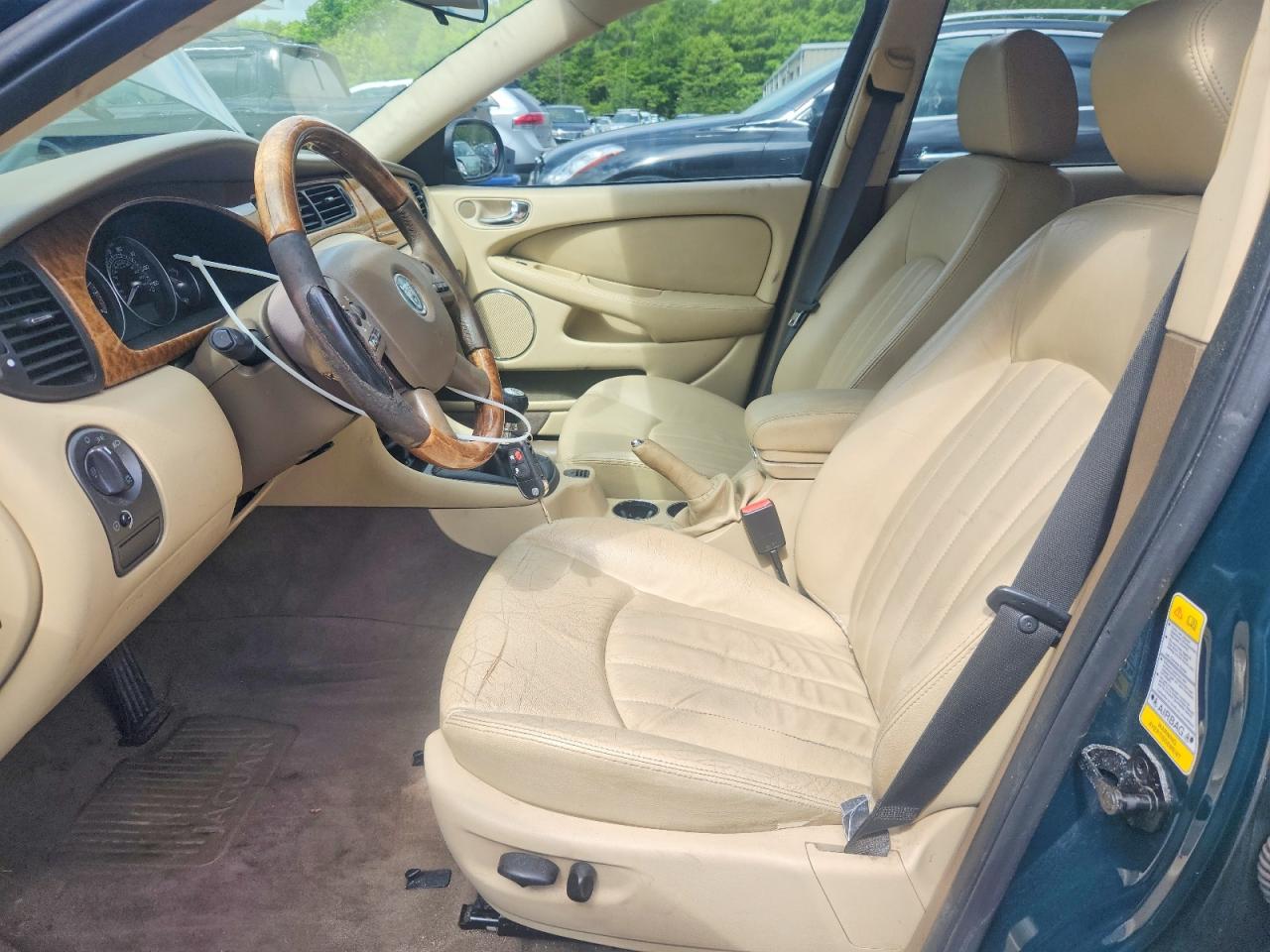 2004 Jaguar X-type 2.5 Green vin: SAJEB52D64XE13152