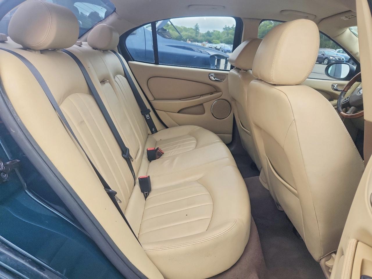2004 Jaguar X-type 2.5 Green vin: SAJEB52D64XE13152