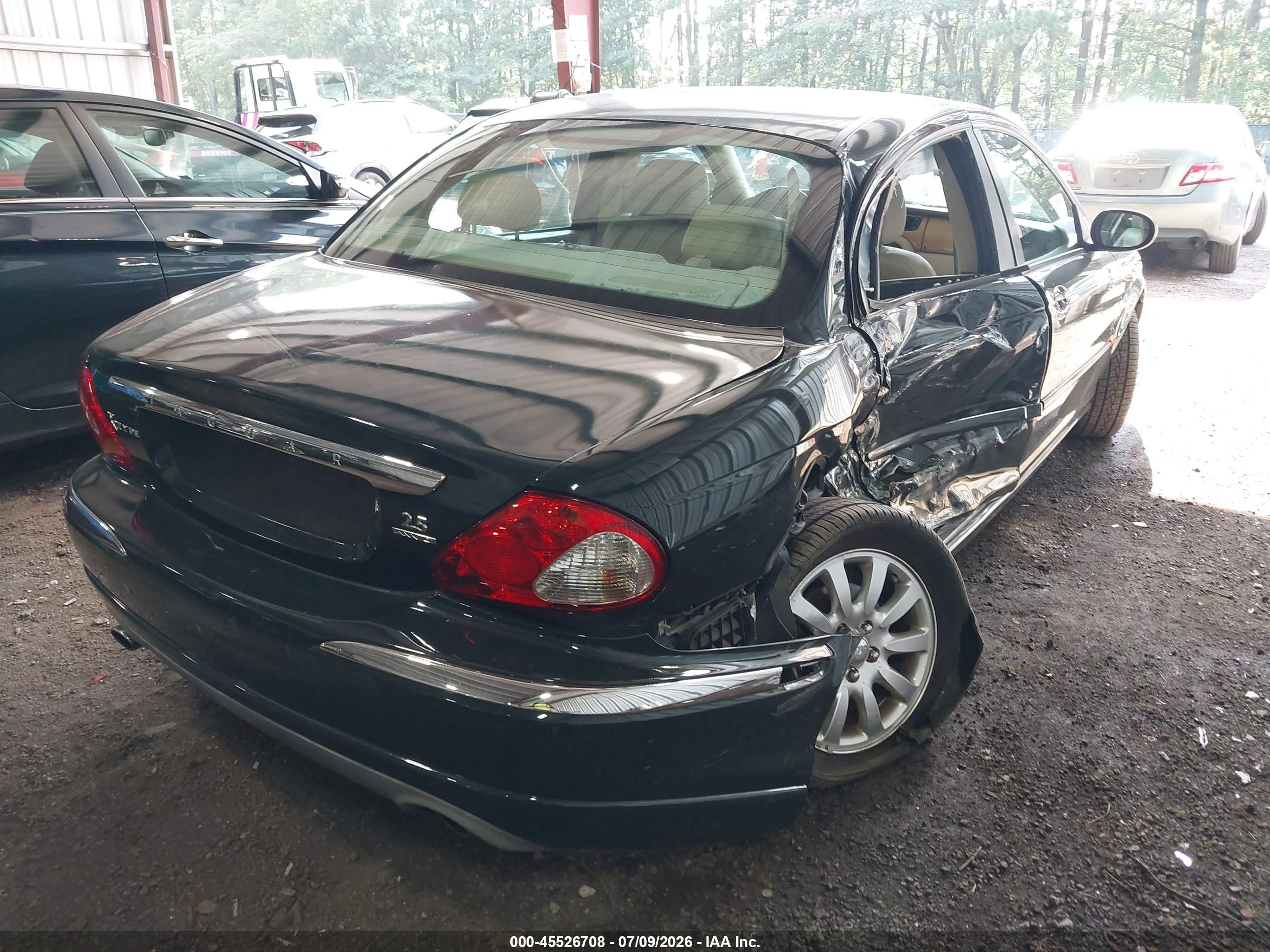 2004 Jaguar X-type 2.5 Green vin: SAJEB52D94XE17650