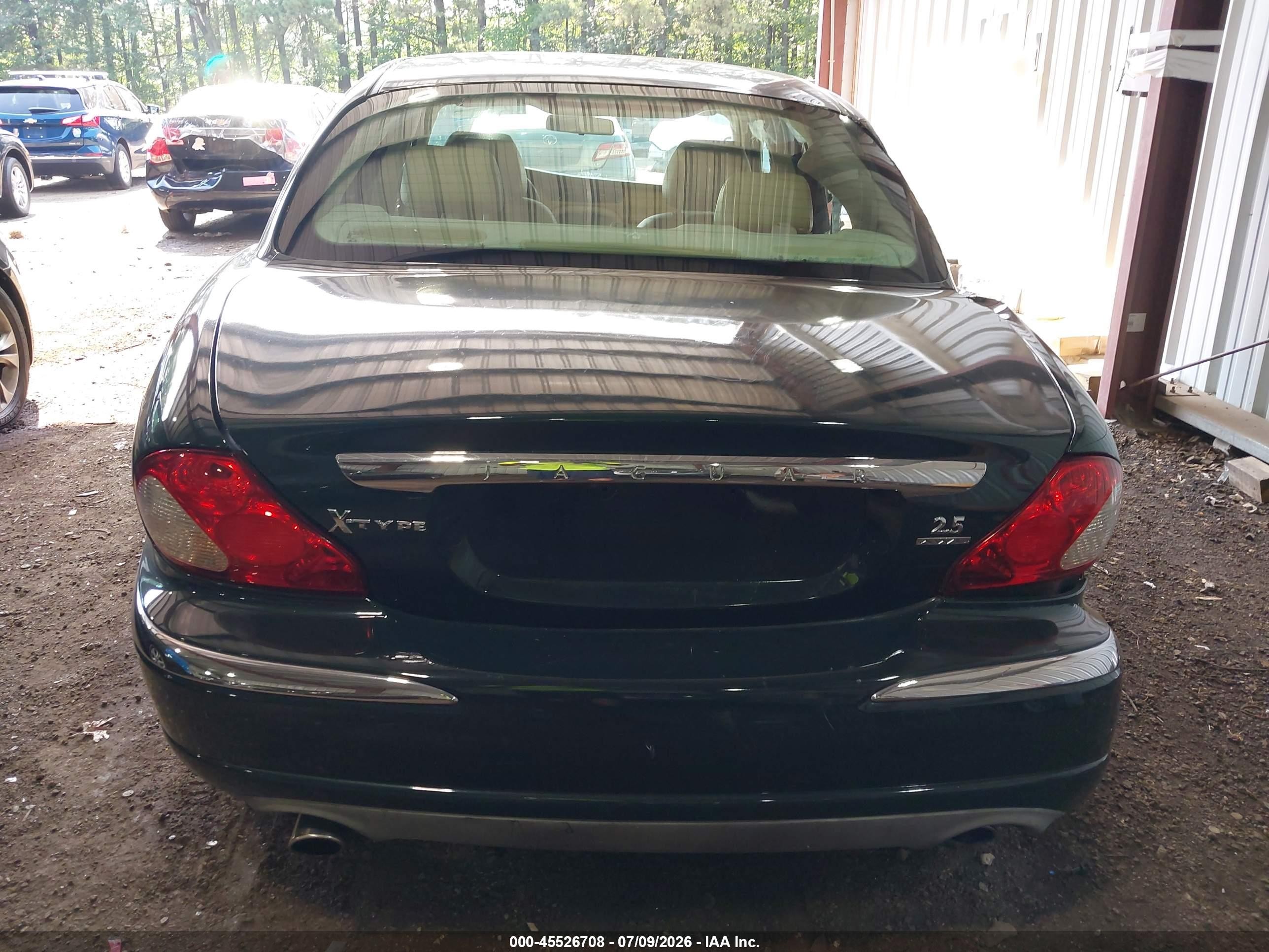 2004 Jaguar X-type 2.5 Green vin: SAJEB52D94XE17650