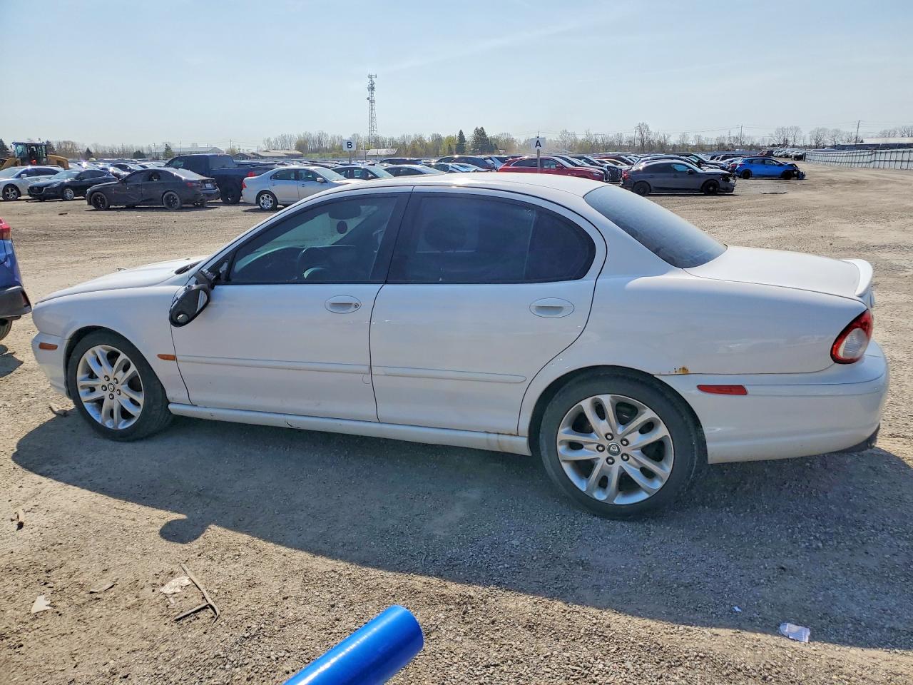 2003 Jaguar X-type Sport 2.5 White vin: SAJGA53D43XD19201
