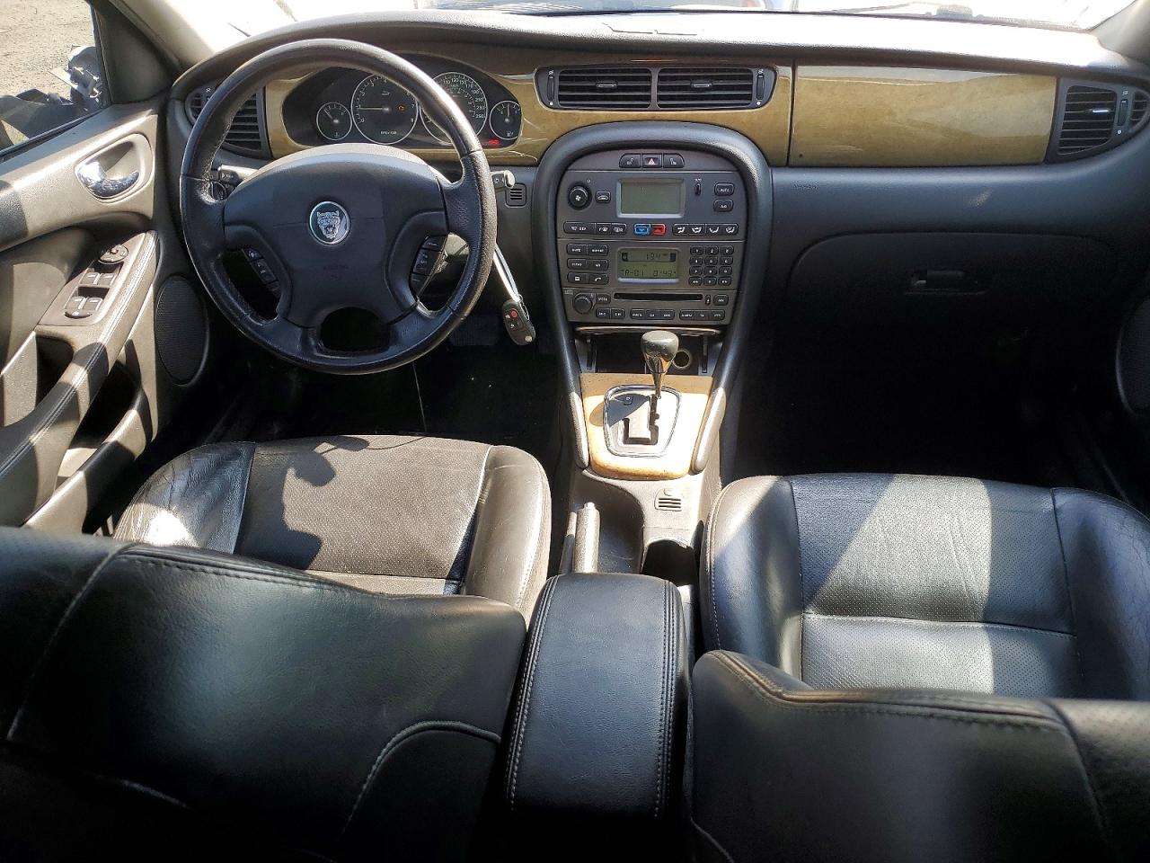 2003 Jaguar X-type Sport 2.5 White vin: SAJGA53D43XD19201