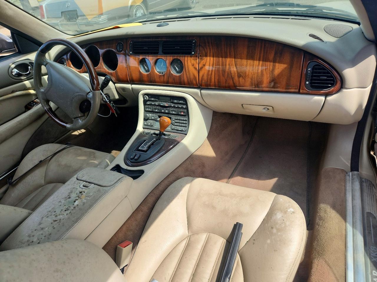 1998 Jaguar Xk8 Gold vin: SAJGN2244WC025813