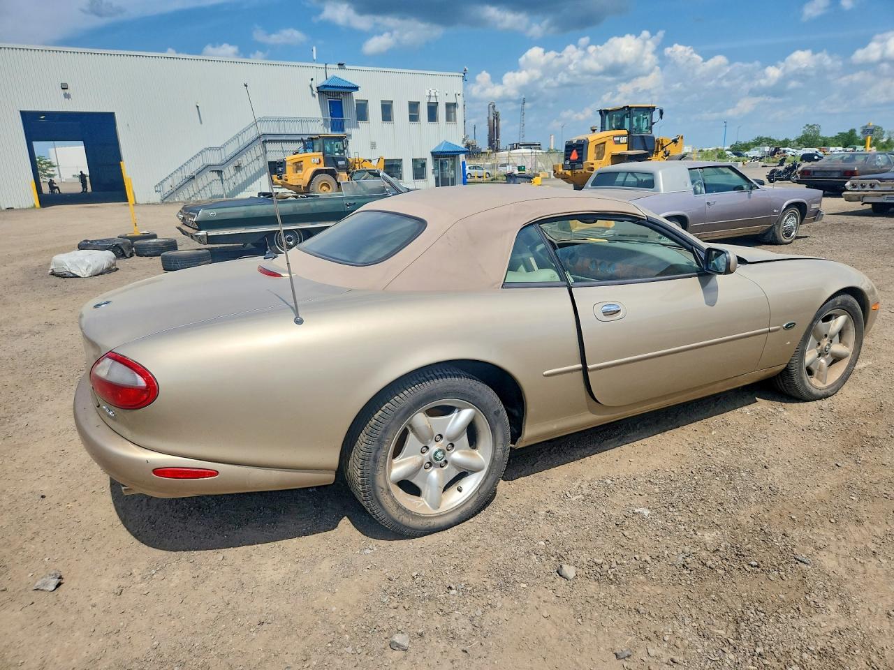 1998 Jaguar Xk8 Gold vin: SAJGN2244WC025813