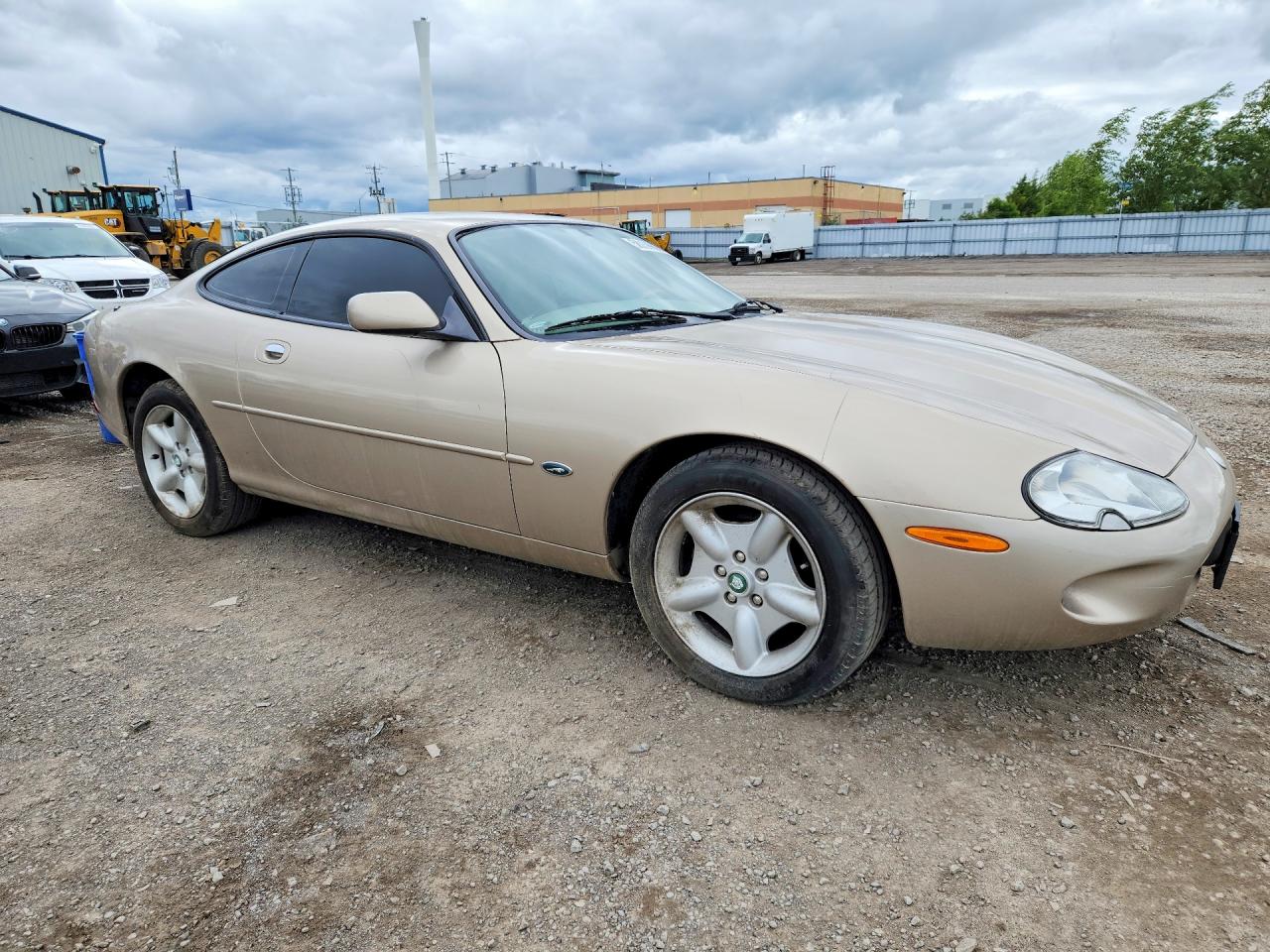 1998 Jaguar Xk8 Gold vin: SAJGN5247WC022275