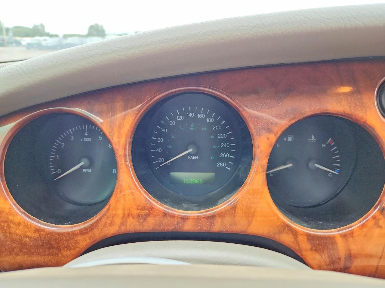 1998 Jaguar Xk8 Gold vin: SAJGN5247WC022275
