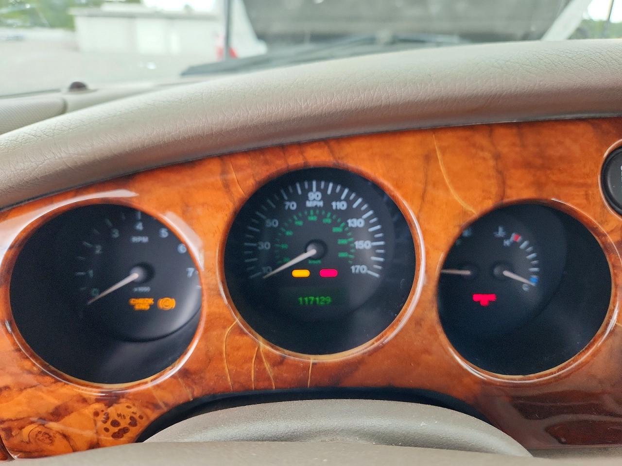 1999 Jaguar Xk8 White vin: SAJGX2042XC042723