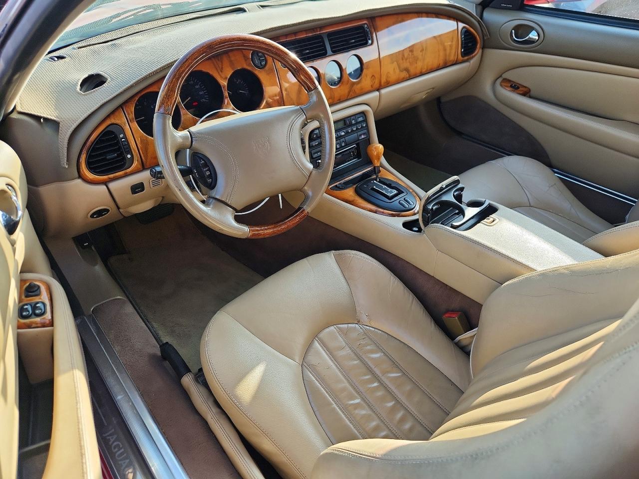 1999 Jaguar Xk8 Red vin: SAJGX2044XC037183