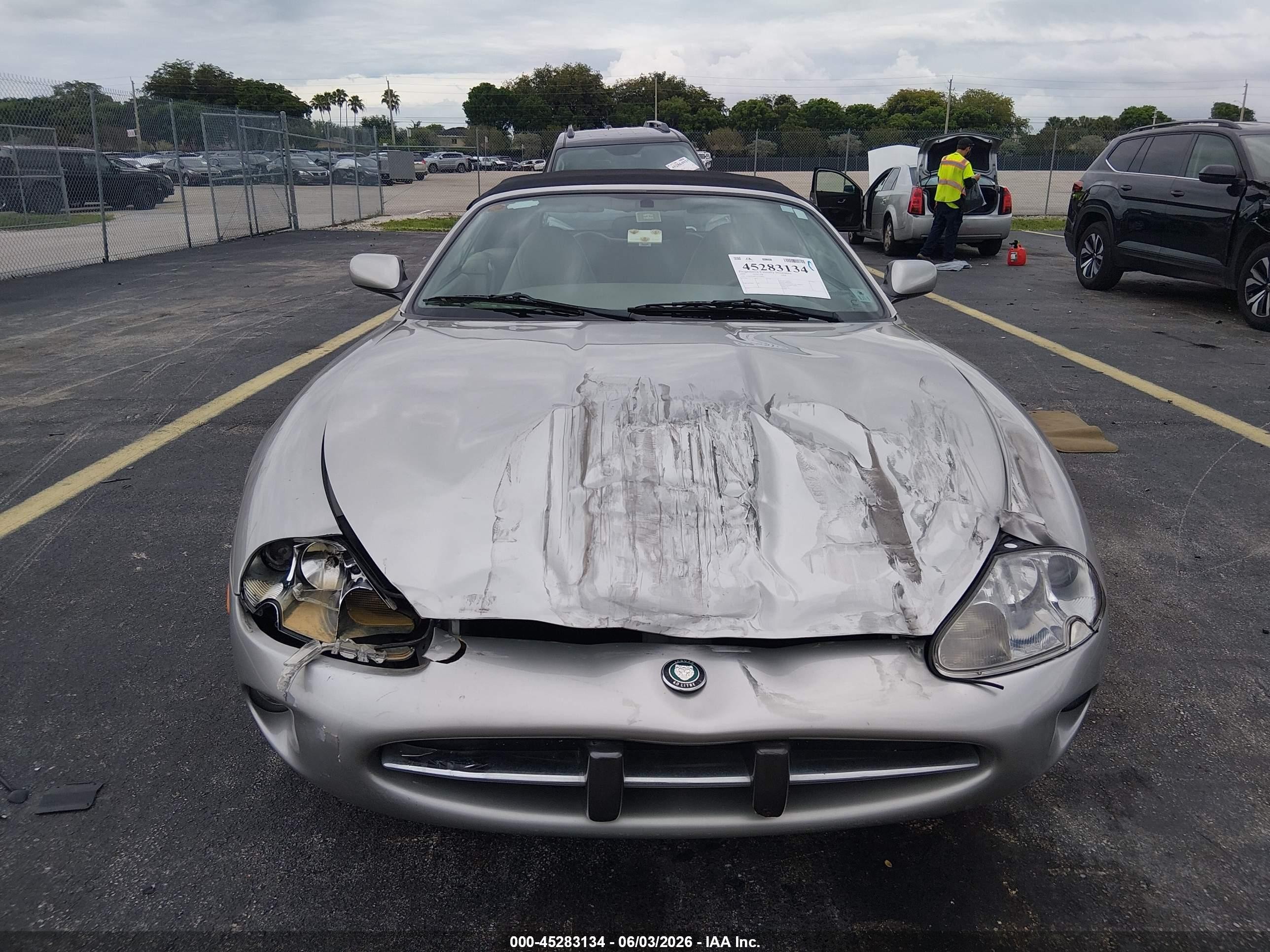 1999 Jaguar Xk8   Gray vin: SAJGX2046XC034043