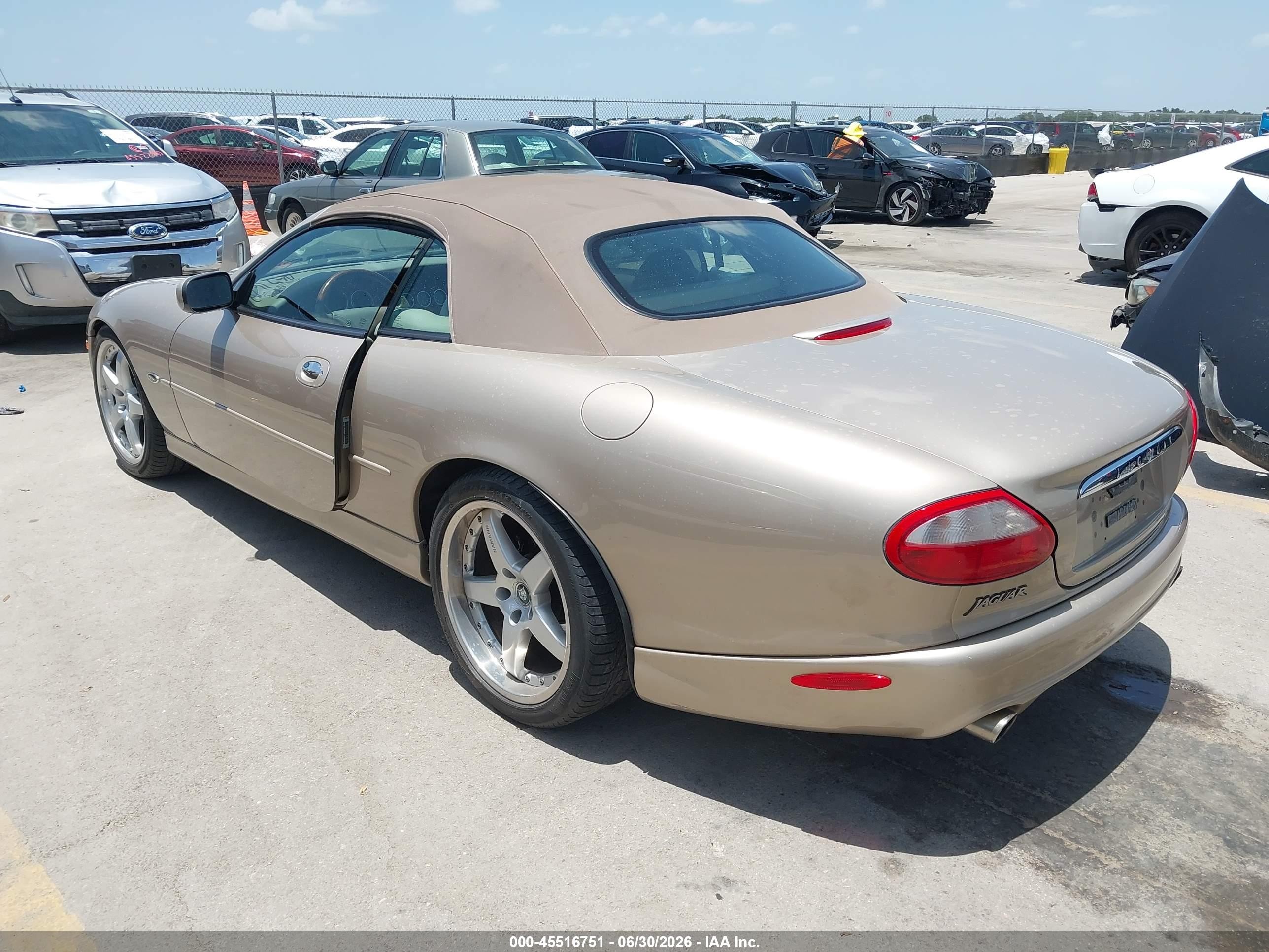 1998 Jaguar Xk8   Gold vin: SAJGX2242WC020975