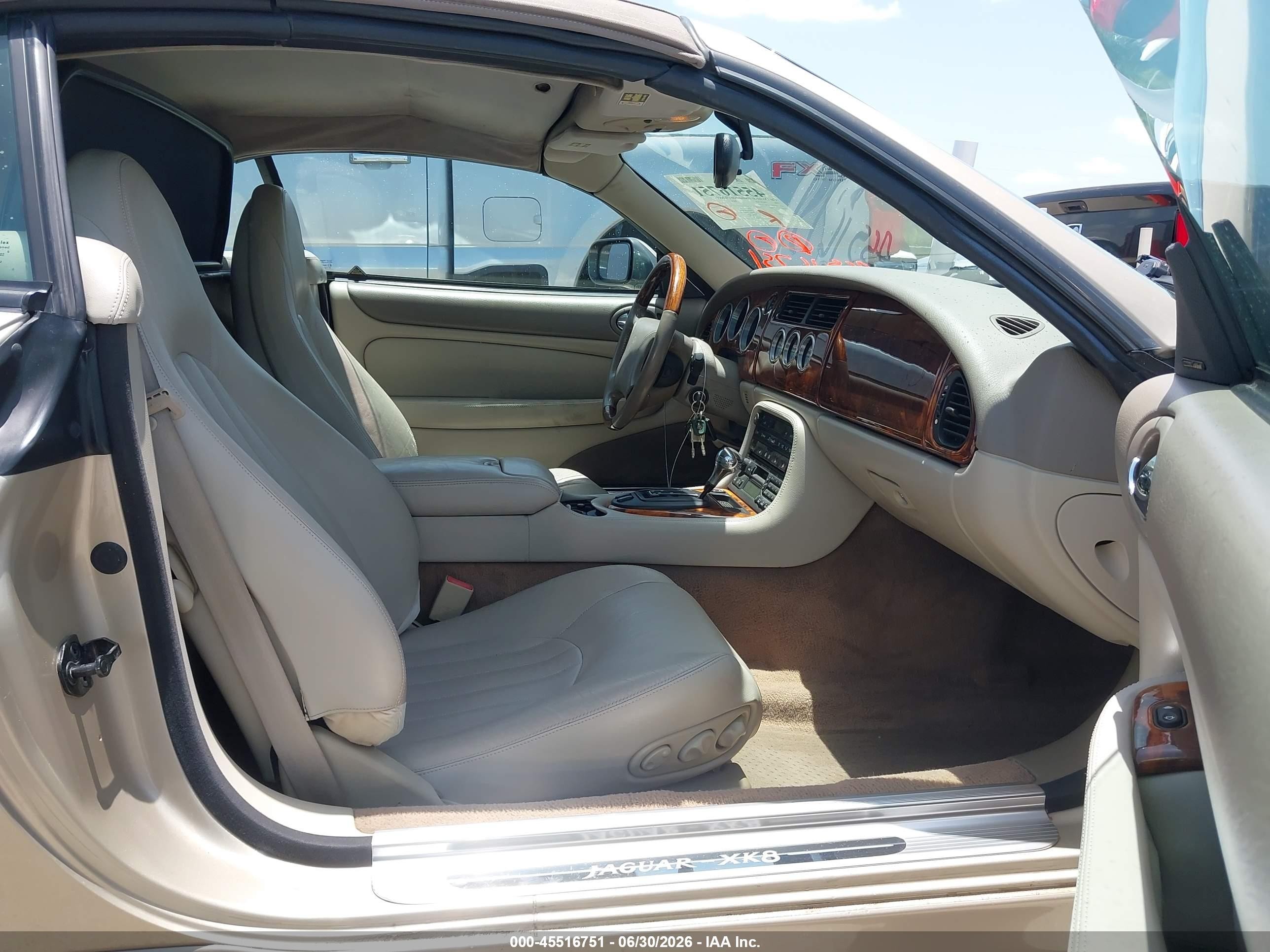 1998 Jaguar Xk8   Gold vin: SAJGX2242WC020975