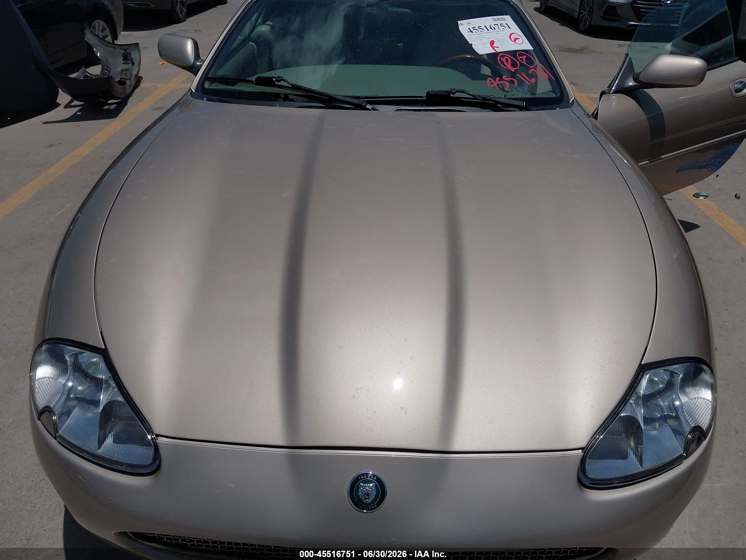 1998 Jaguar Xk8   Gold vin: SAJGX2242WC020975