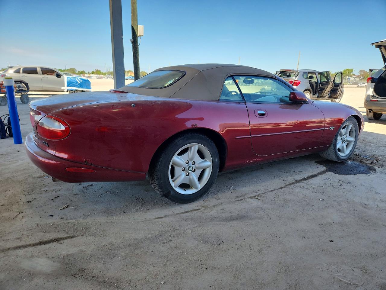 1997 Jaguar Xk8 Red vin: SAJGX2748VC005677