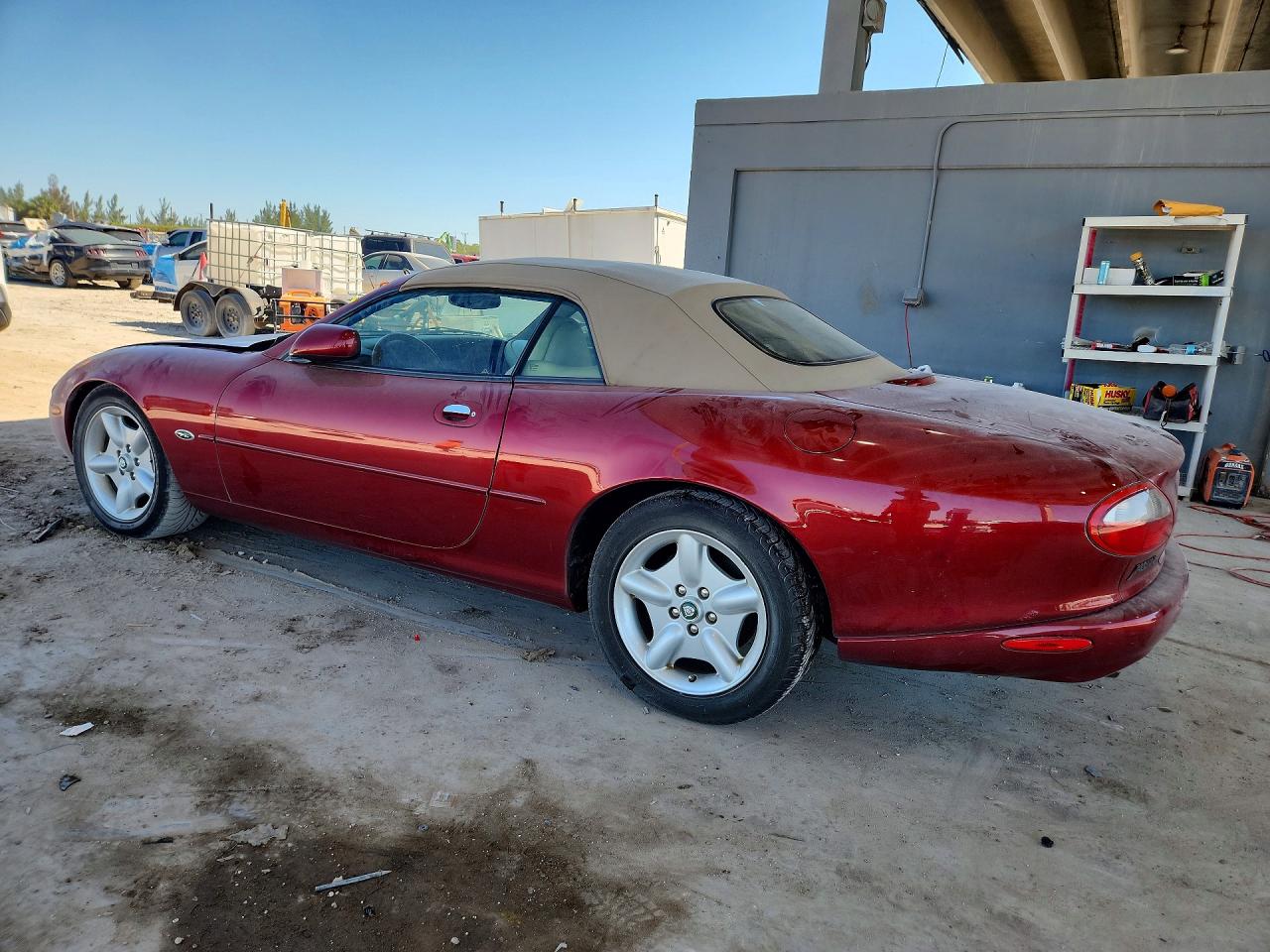 1997 Jaguar Xk8 Red vin: SAJGX2748VC005677