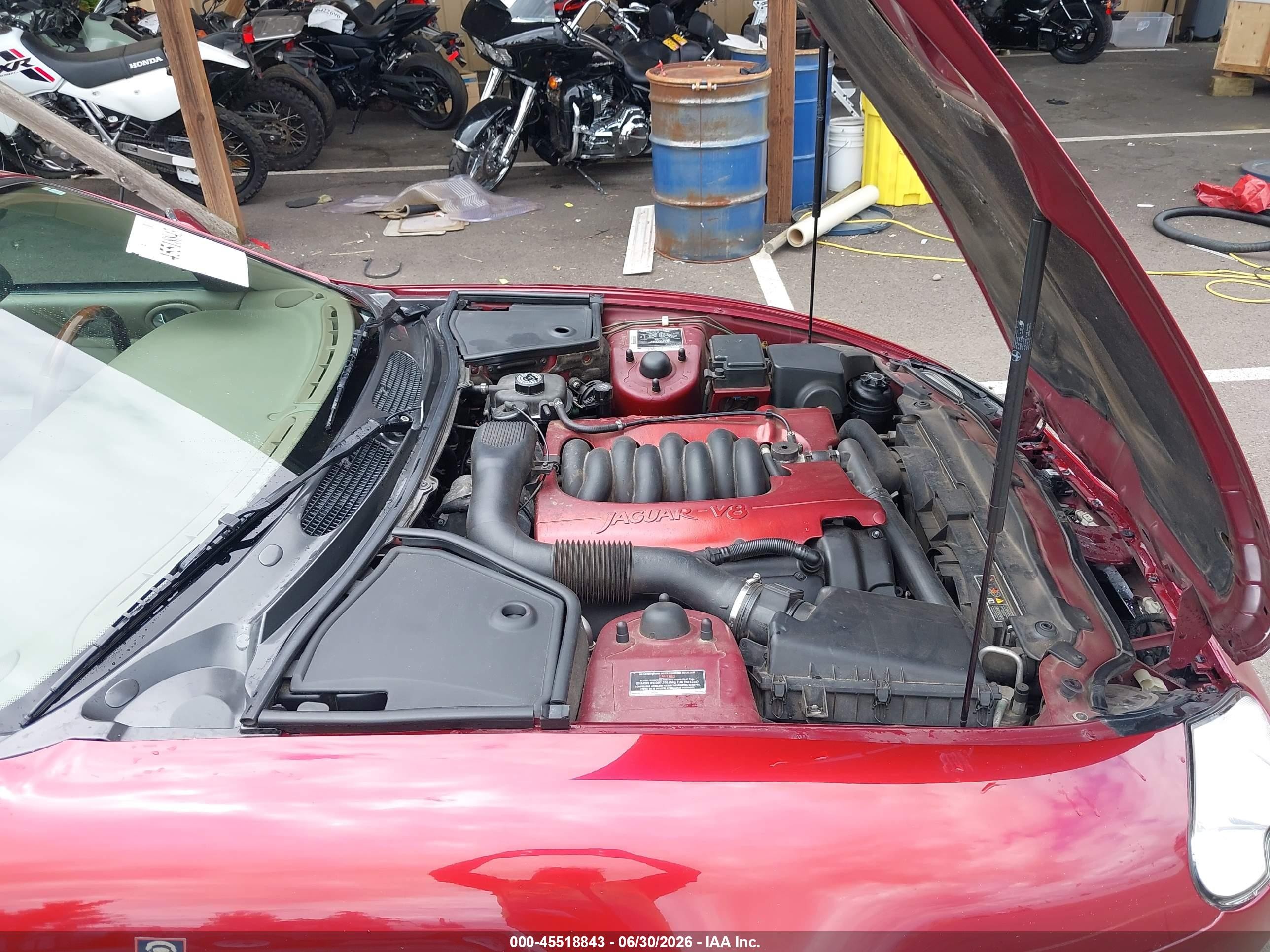 1998 Jaguar Xk8   Красный vin: SAJGX5240WC020779