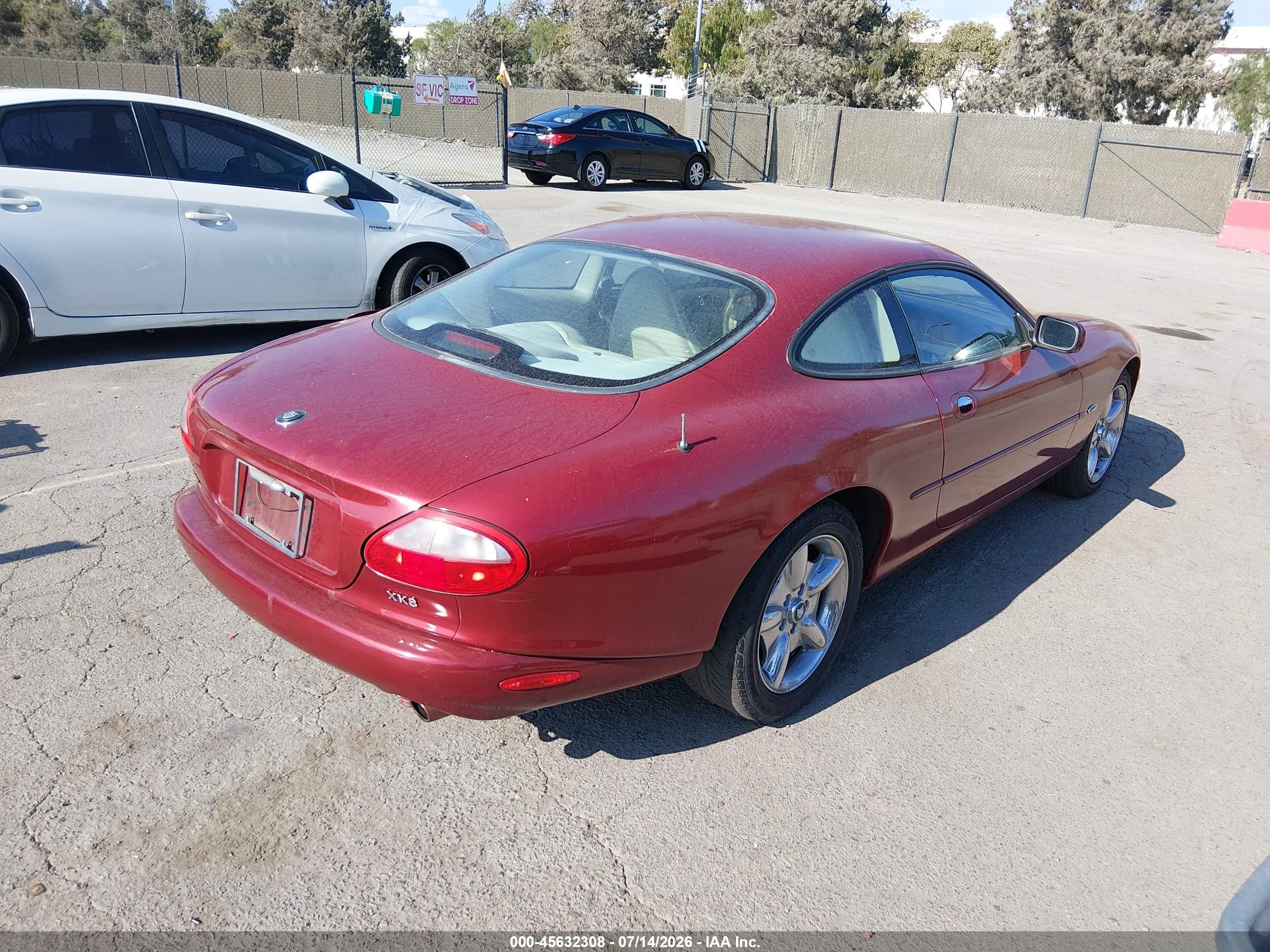 1998 Jaguar Xk8   Burgundy vin: SAJGX5241WC025862