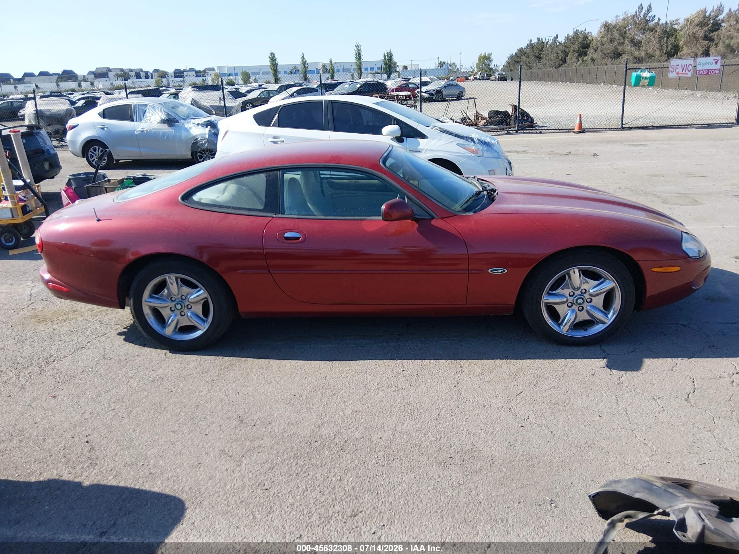 1998 Jaguar Xk8   Burgundy vin: SAJGX5241WC025862