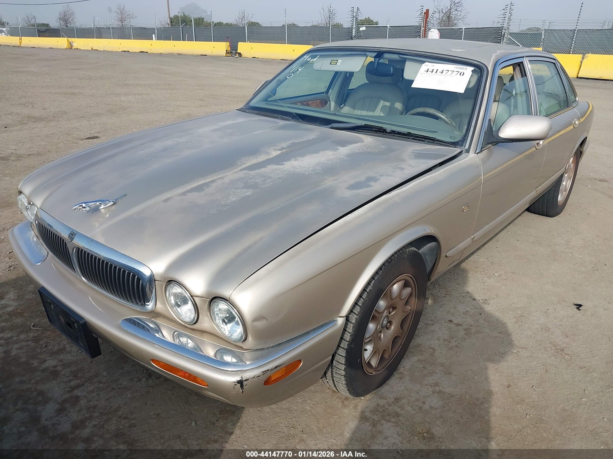 1999 Jaguar Xj8   Gold vin: SAJHD1041XC875582