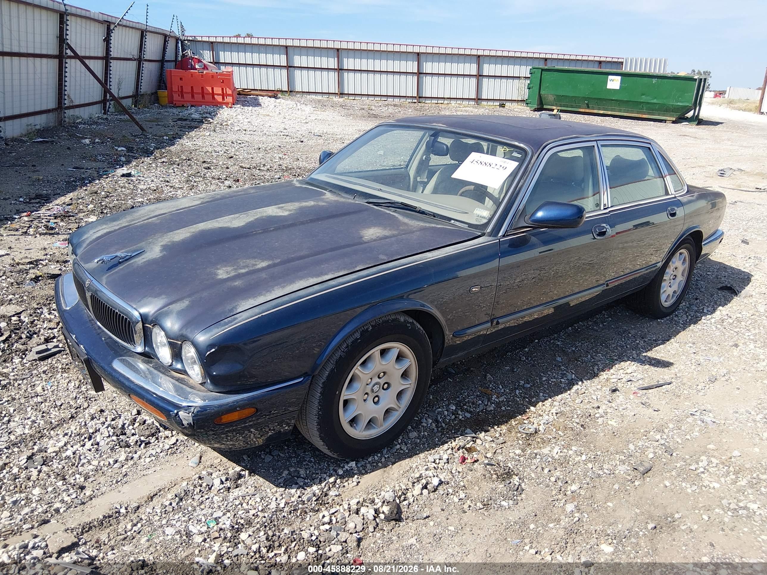 1999 Jaguar Xj8   Dark Blue vin: SAJHD1049XC866192