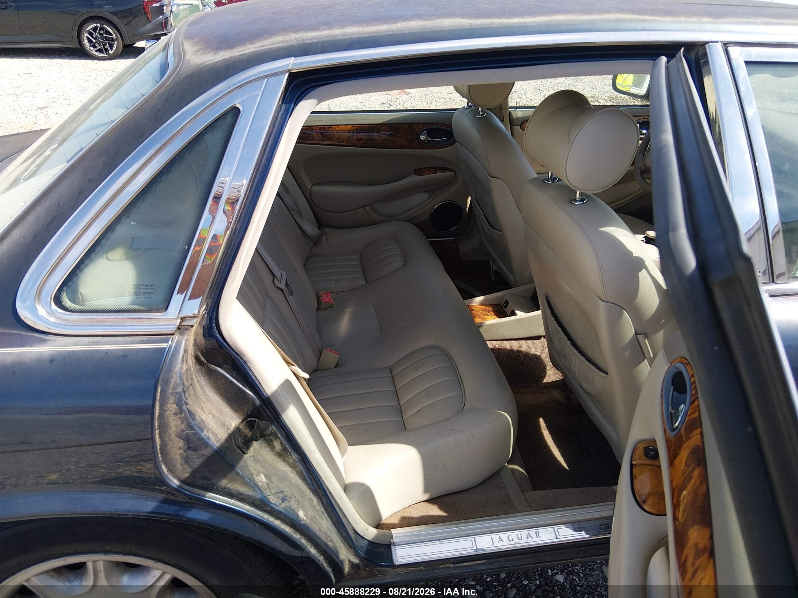 1999 Jaguar Xj8   Dark Blue vin: SAJHD1049XC866192