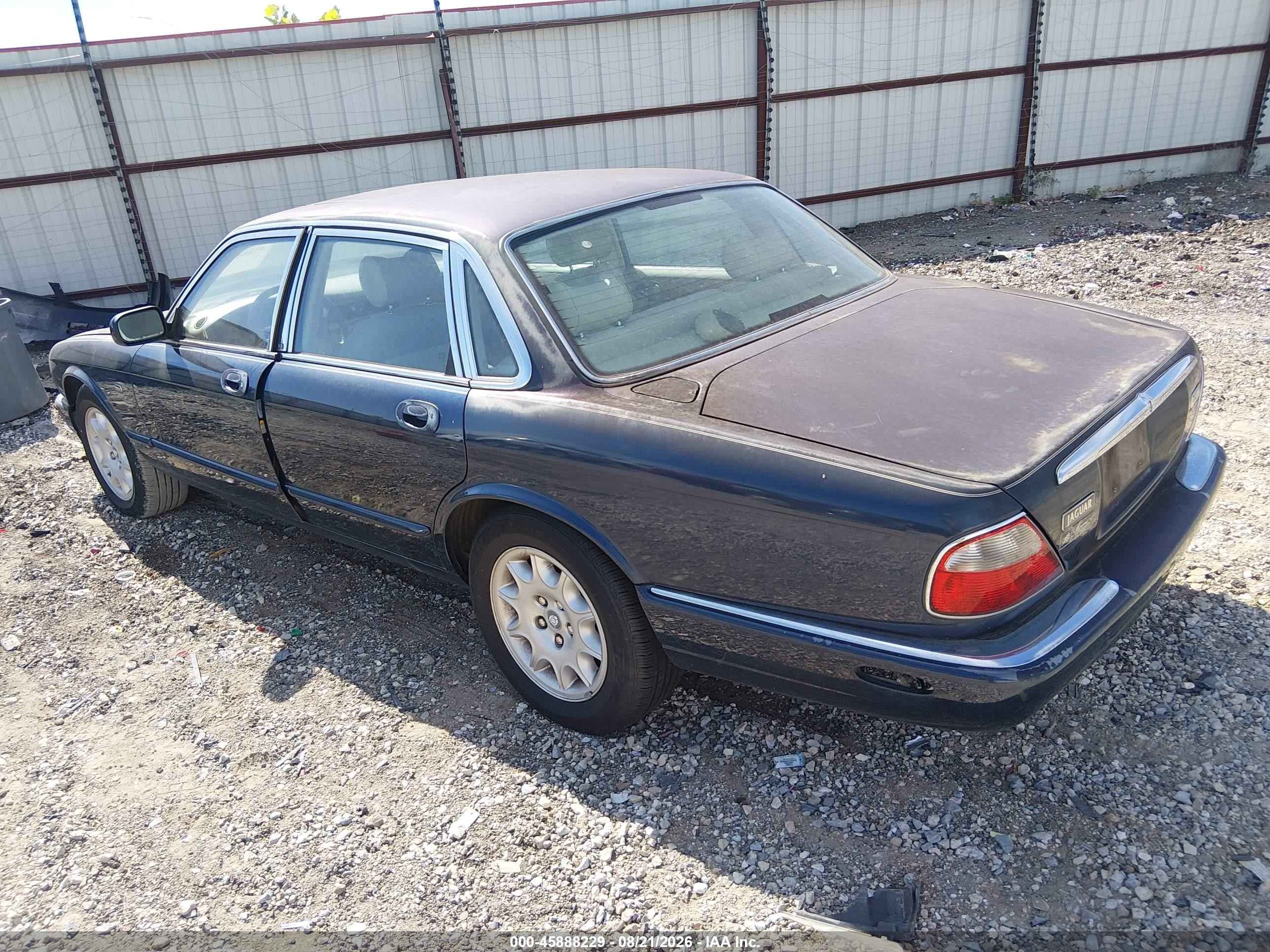 1999 Jaguar Xj8   Dark Blue vin: SAJHD1049XC866192