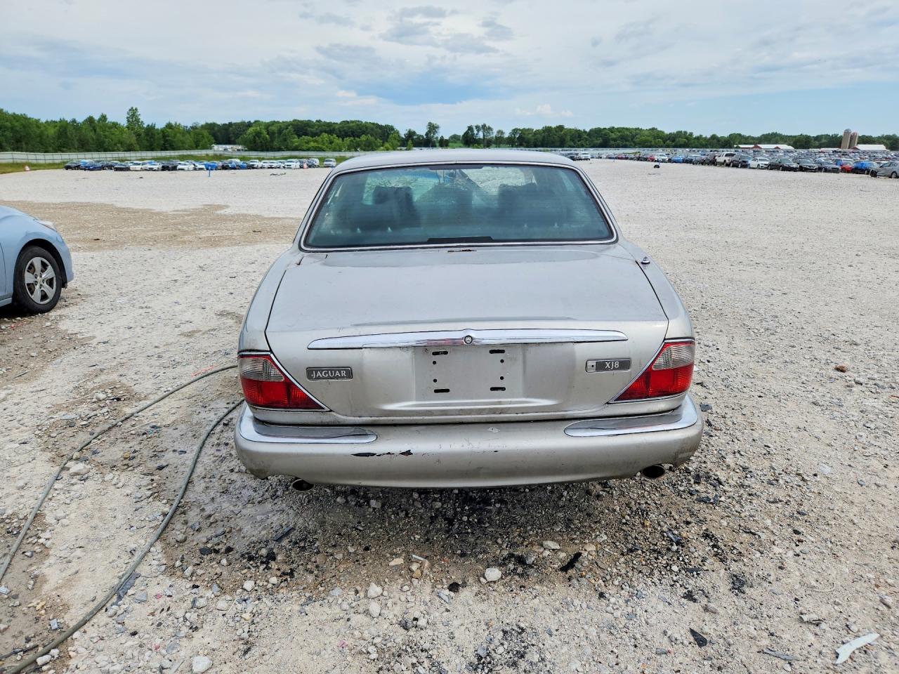 1999 Jaguar Xj8 Beige vin: SAJHD104XXC870171