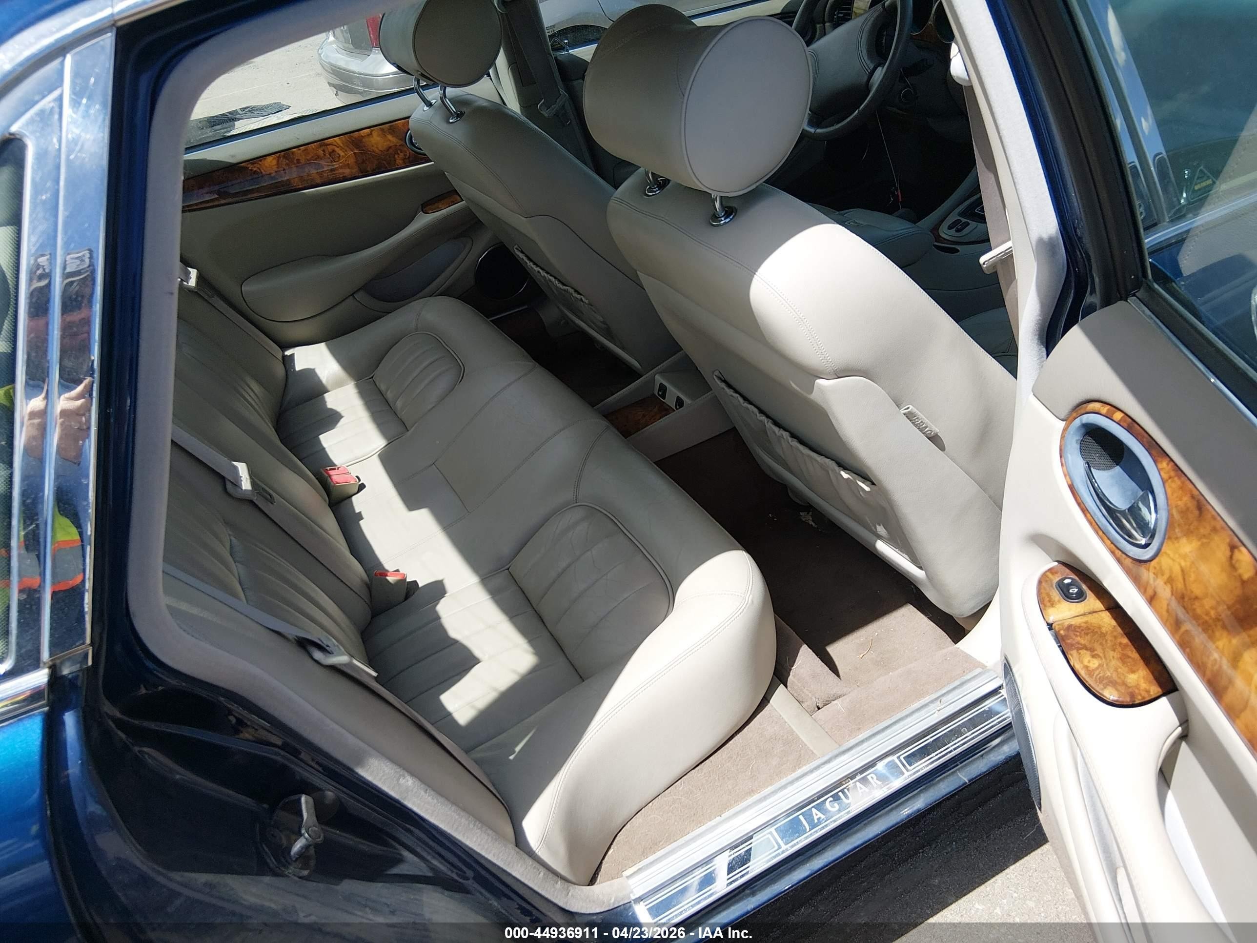 1999 Jaguar Xj8   Blue vin: SAJHX1044XC865877