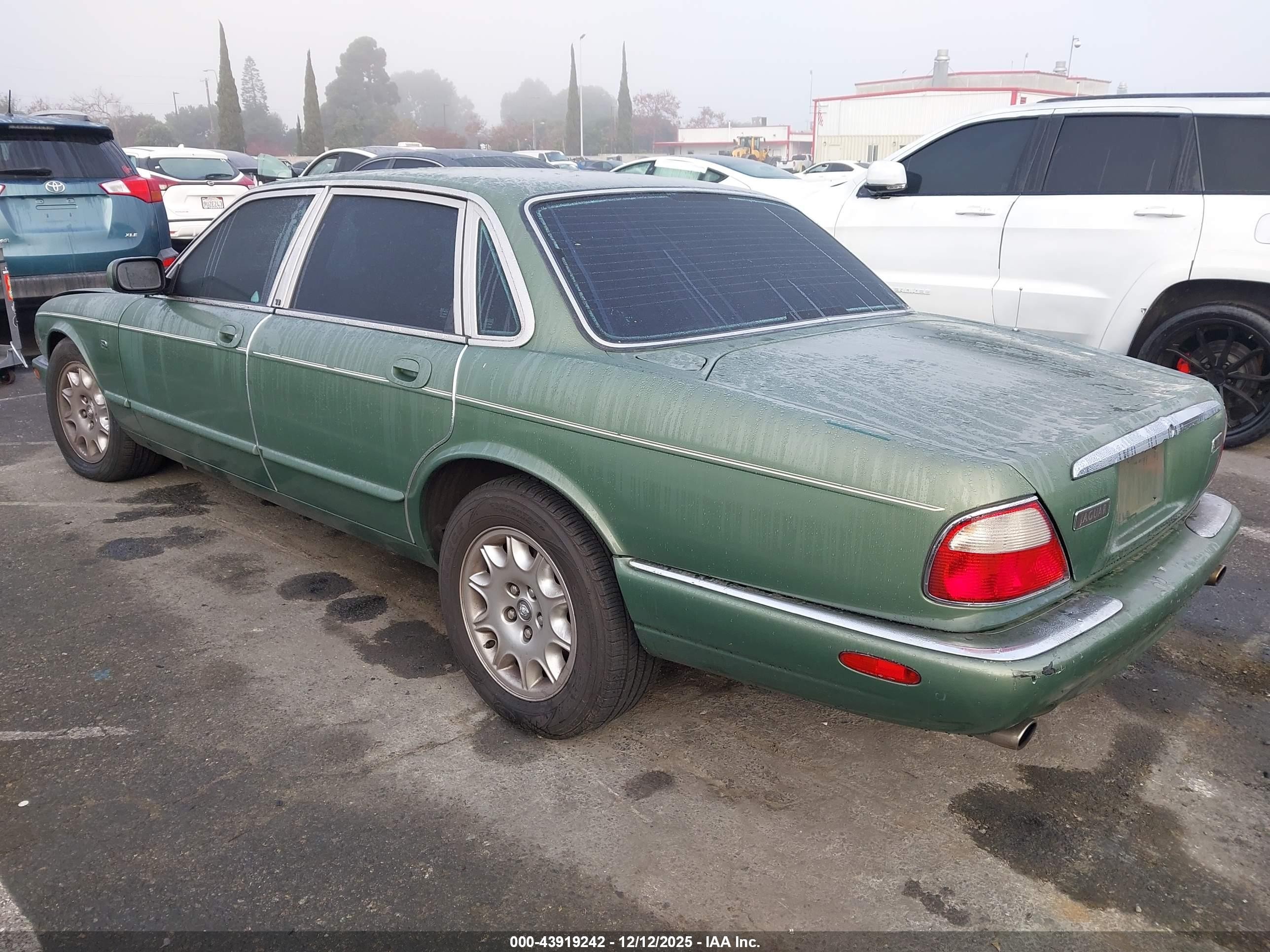 1999 Jaguar Xj8   Green vin: SAJHX1046XC858848