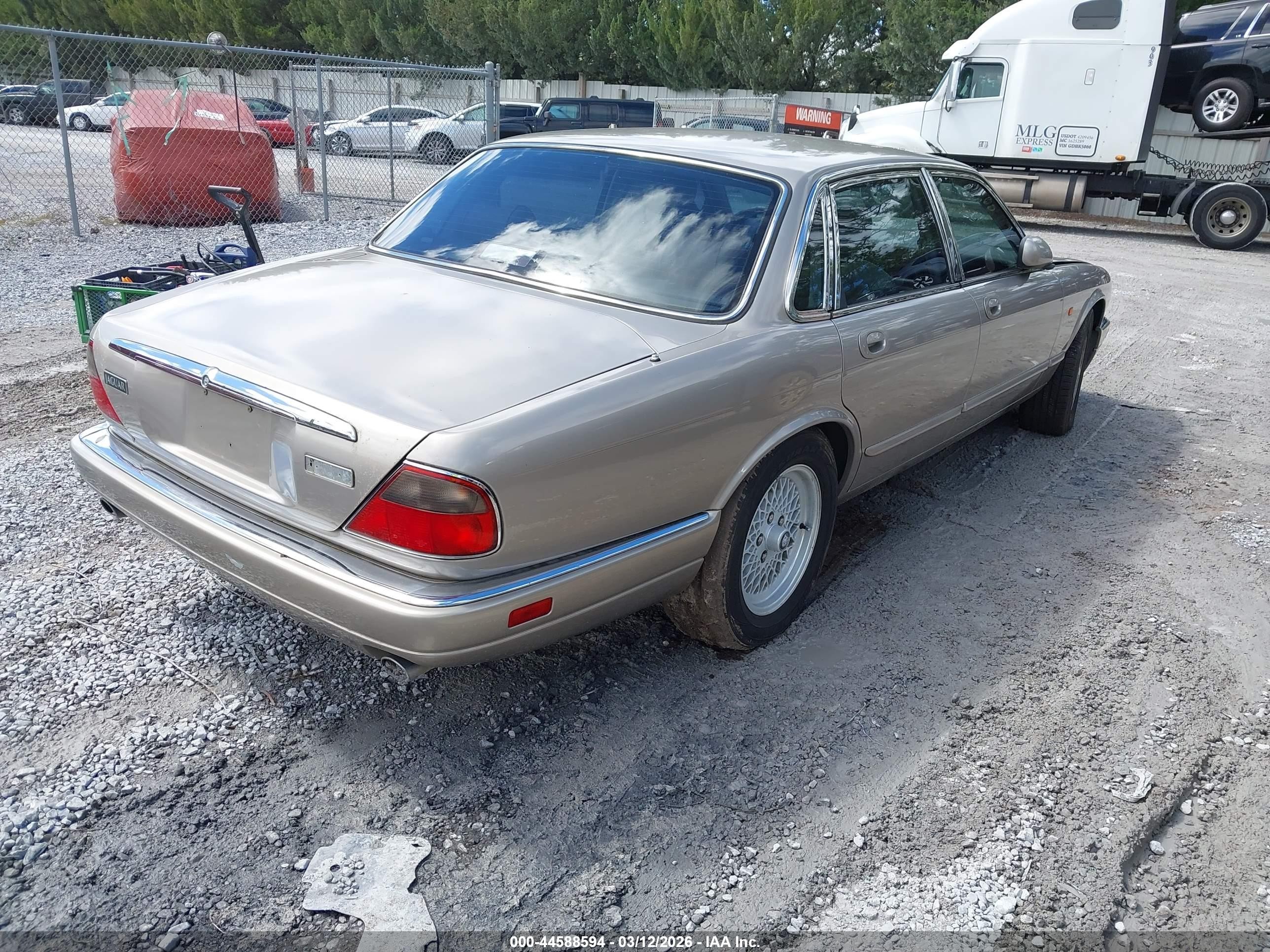 1996 Jaguar Xj6   Gold vin: SAJHX1241TC774556