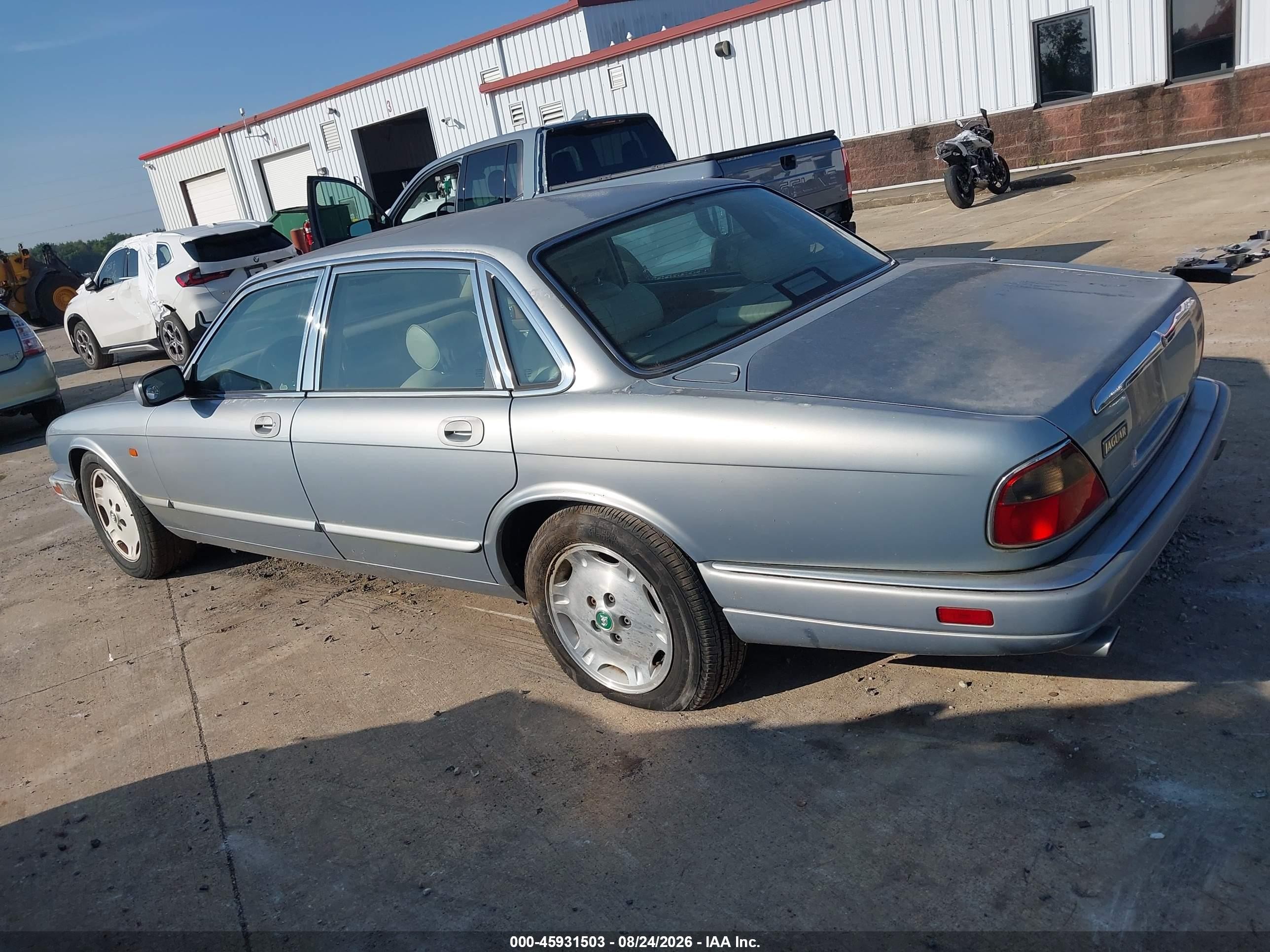 1995 Jaguar Xj6   Blue vin: SAJHX1741SC737949