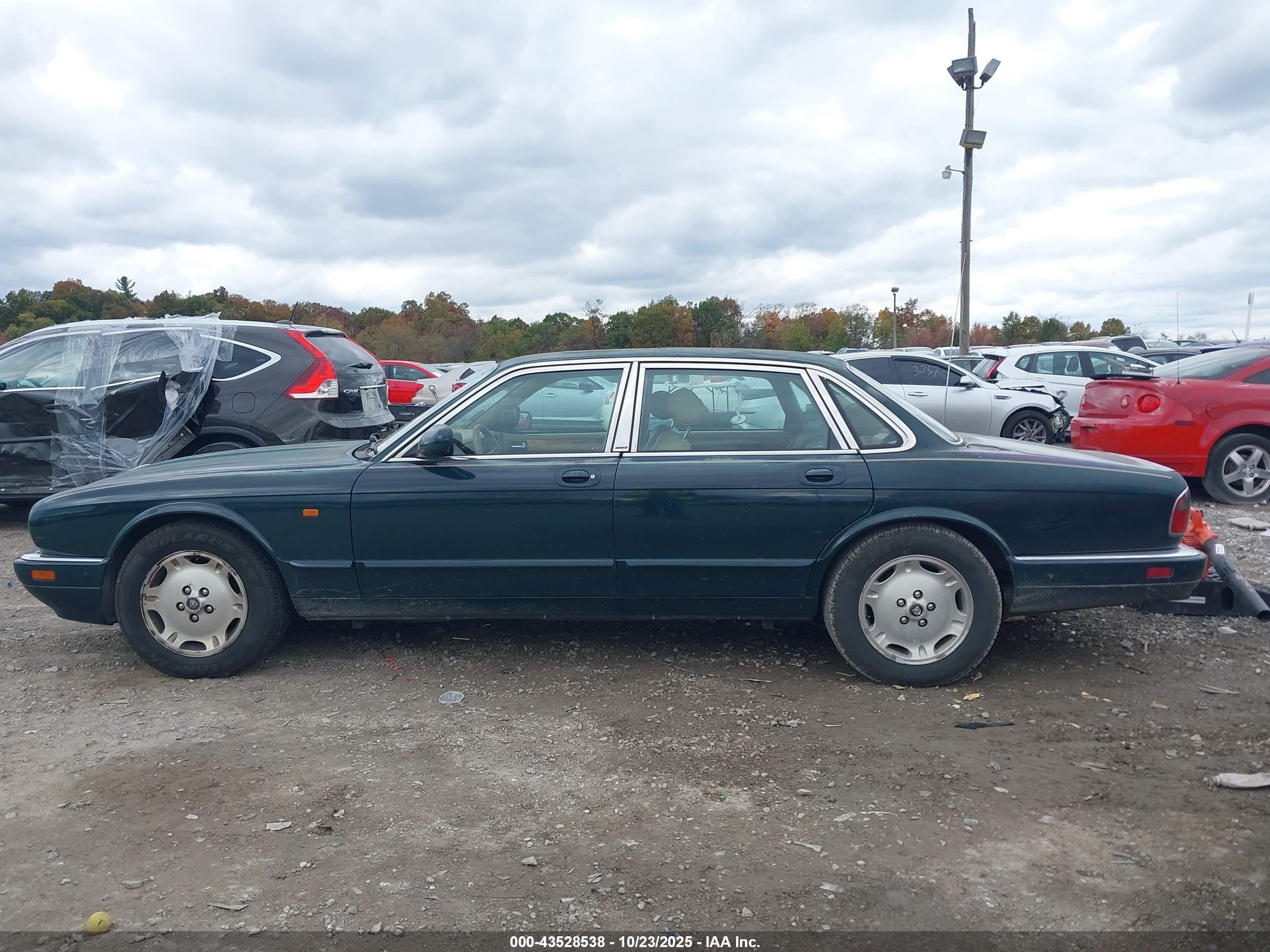 1996 Jaguar Xj6   Green vin: SAJHX1741TC755143