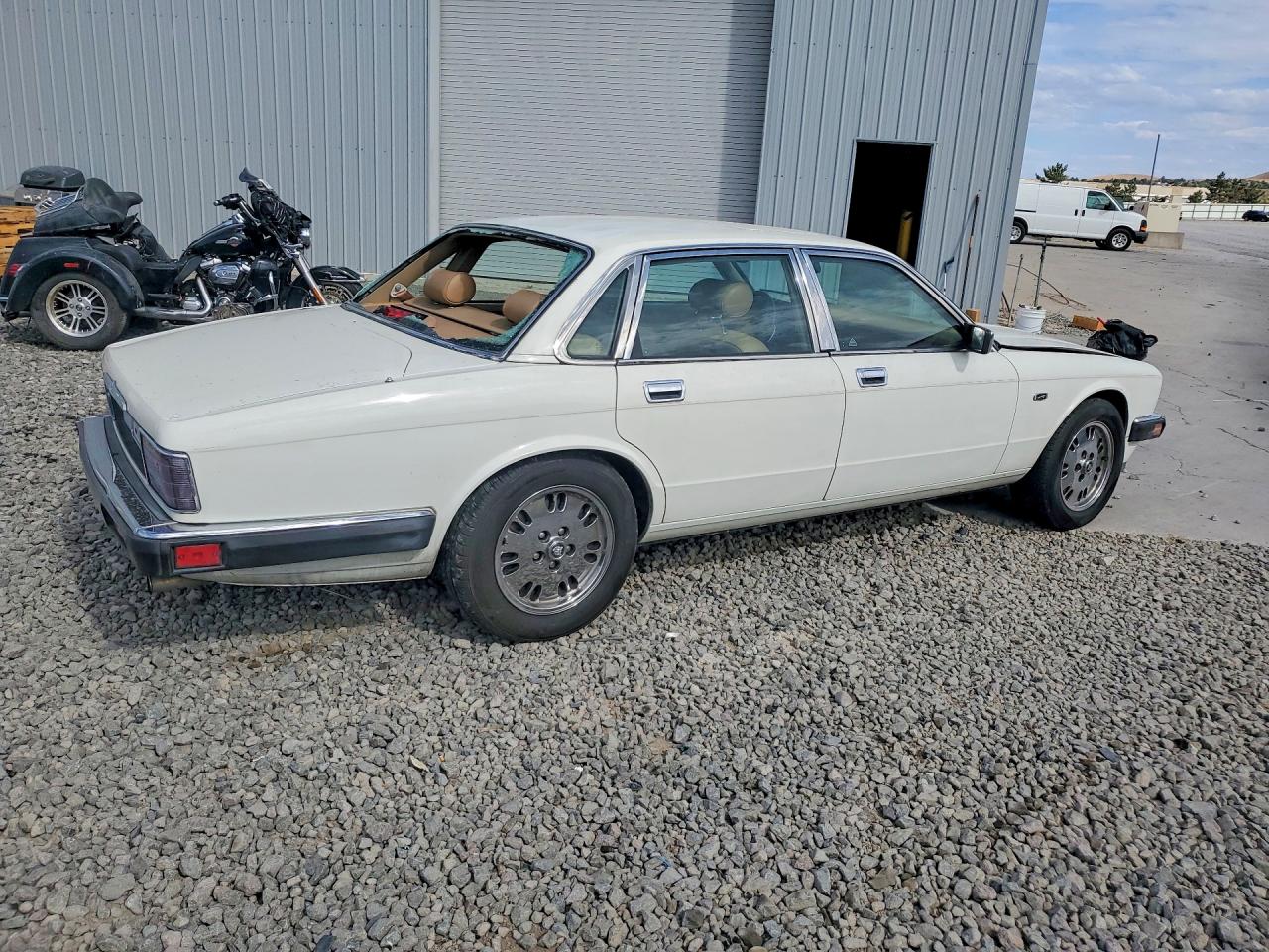 1994 Jaguar Xj6 Cream vin: SAJHX1748RC693667