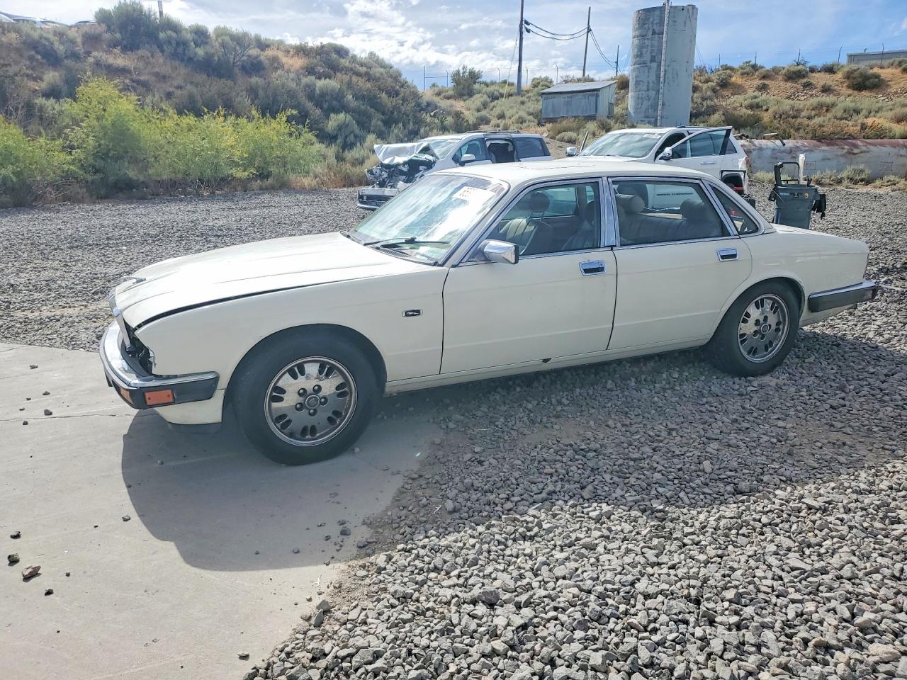 SAJHX1748RC693667
