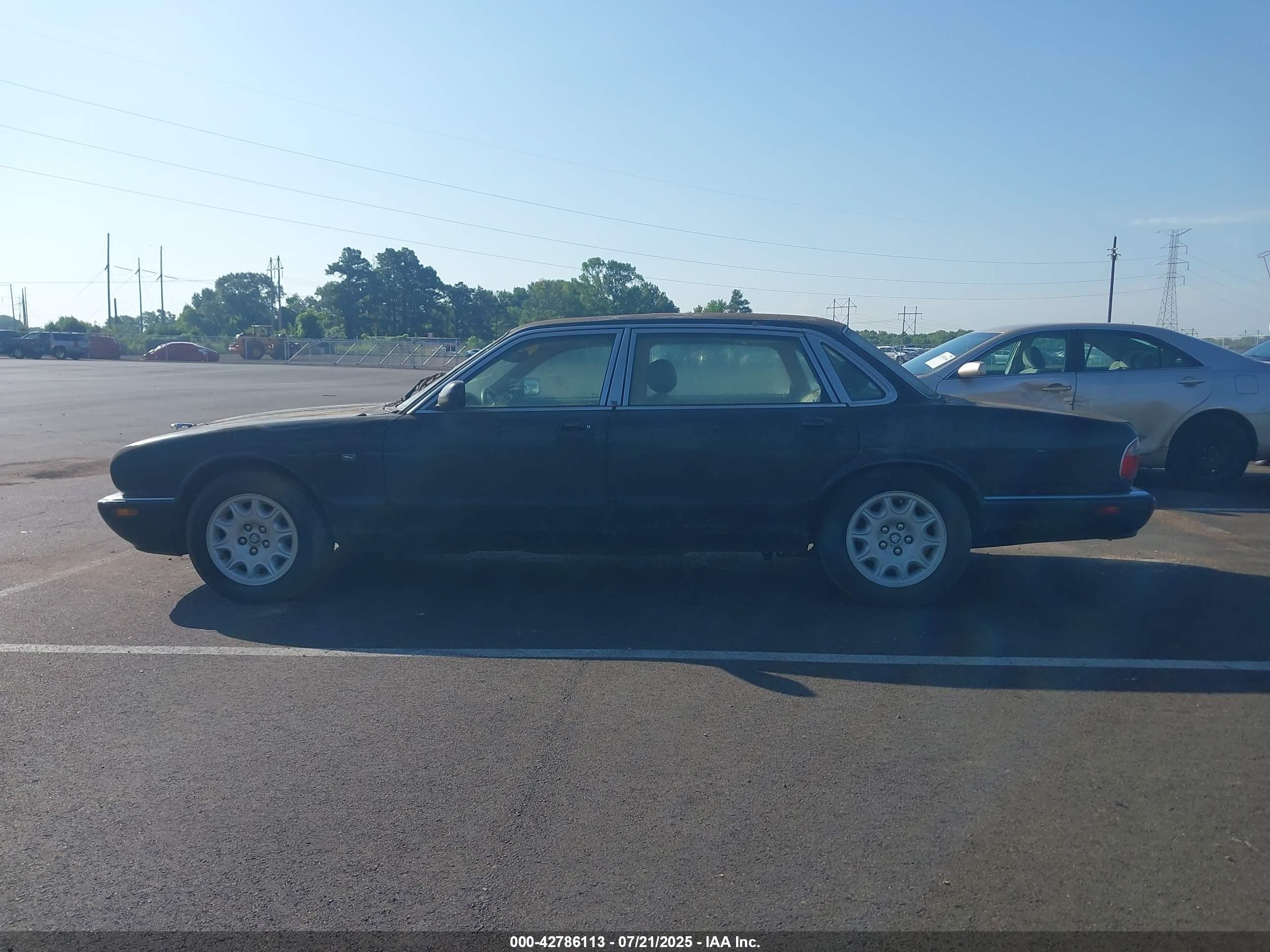 1999 Jaguar Xj8 L Black vin: SAJHX6044XC861552