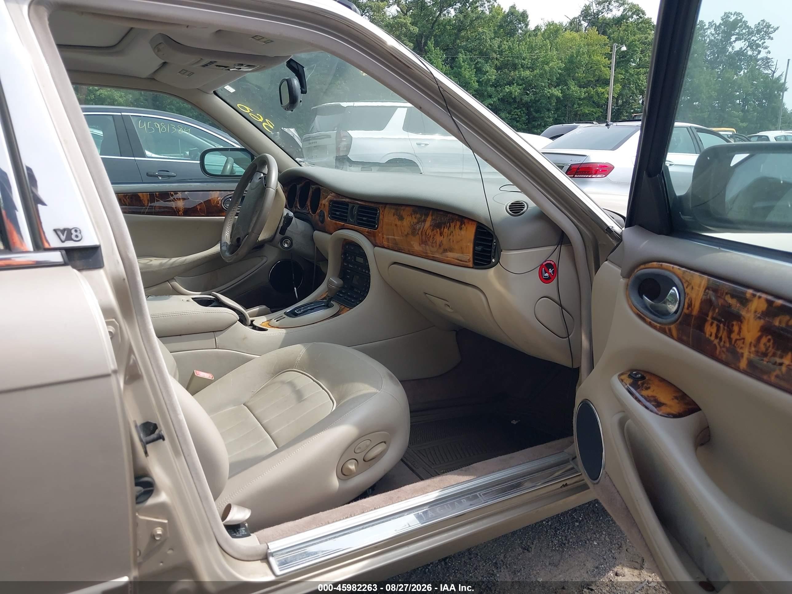 1998 Jaguar Xj8 L Gold vin: SAJHX6243WC833723