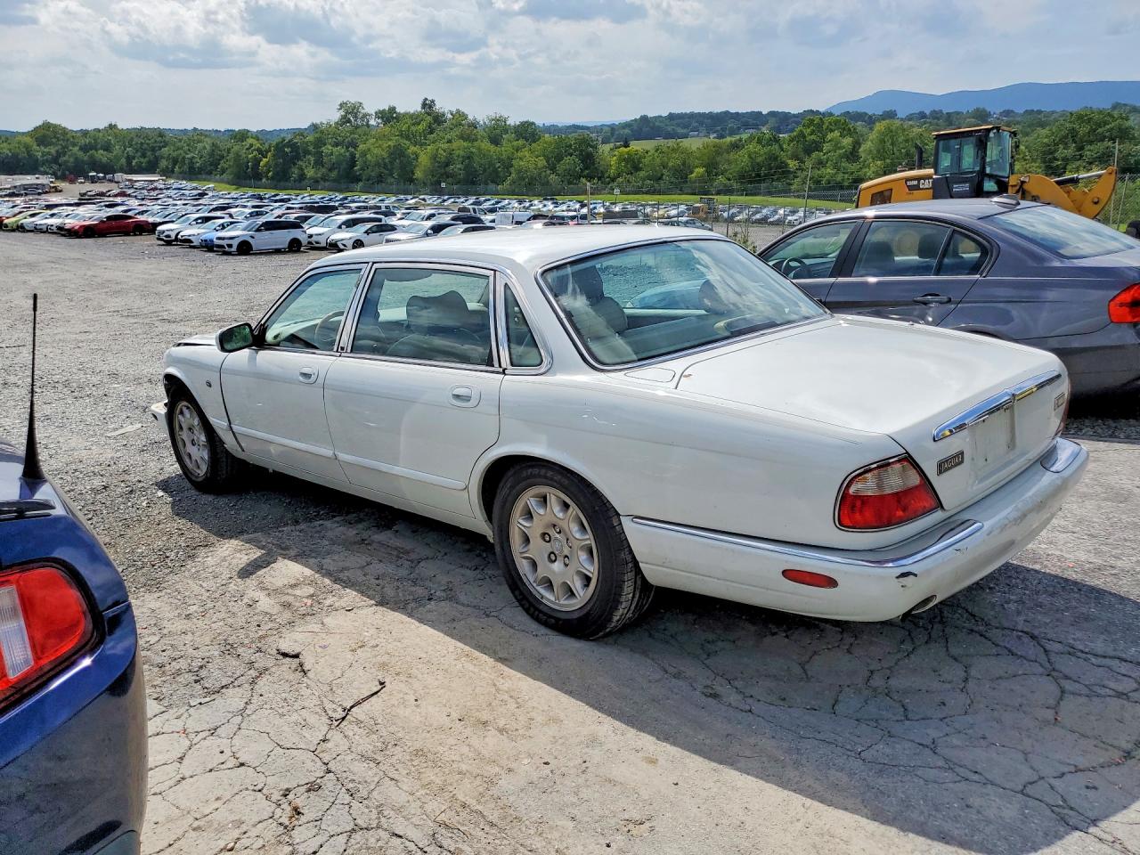 1998 Jaguar Xj8 L White vin: SAJHX624XWC847425