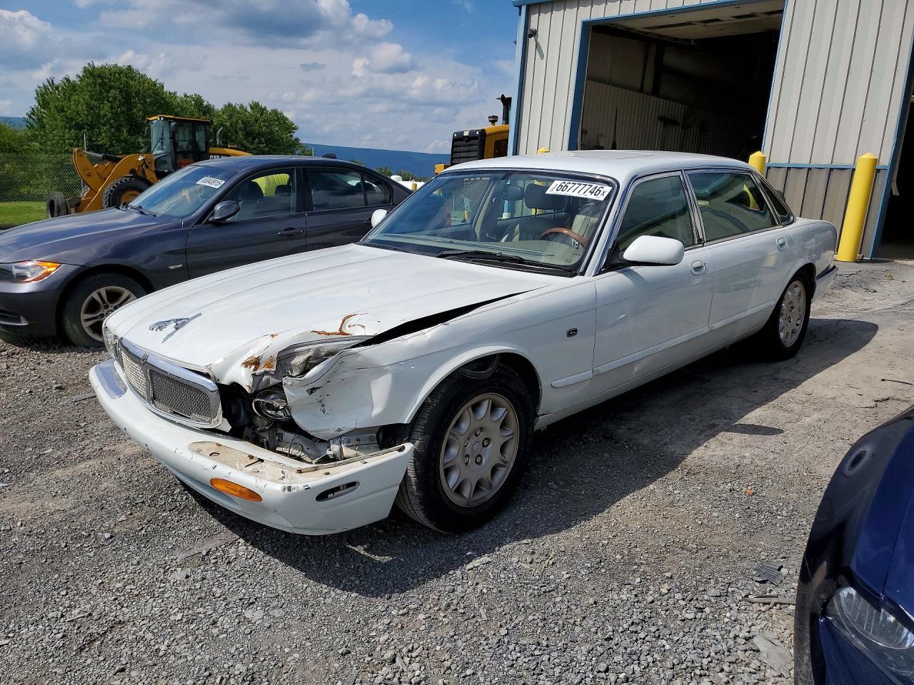 1998 Jaguar Xj8 L White vin: SAJHX624XWC847425