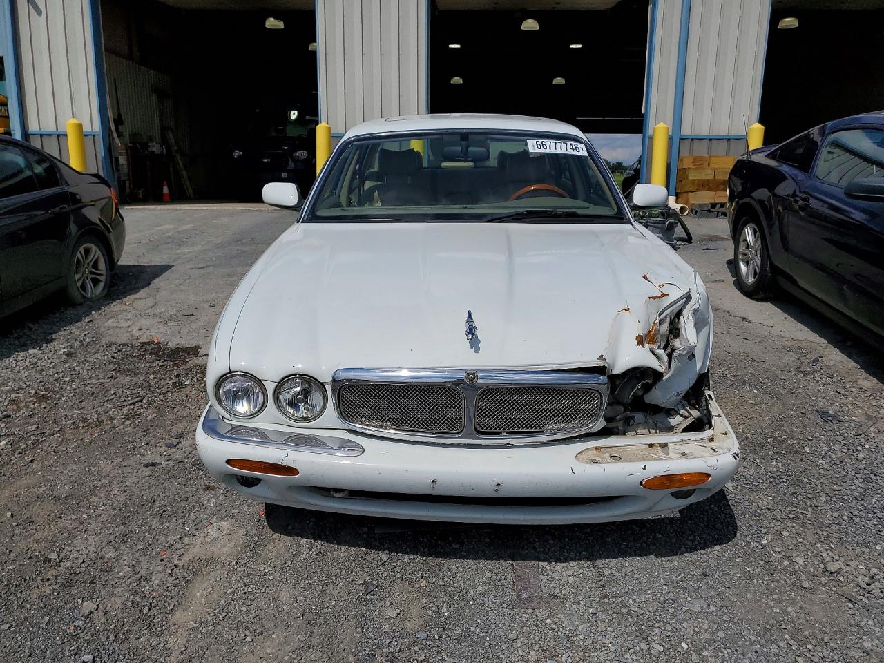 1998 Jaguar Xj8 L White vin: SAJHX624XWC847425