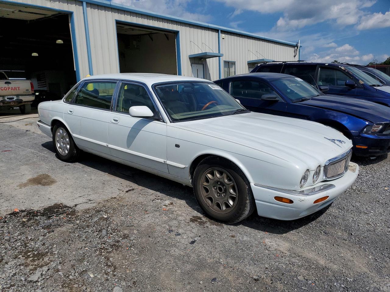 1998 Jaguar Xj8 L White vin: SAJHX624XWC847425