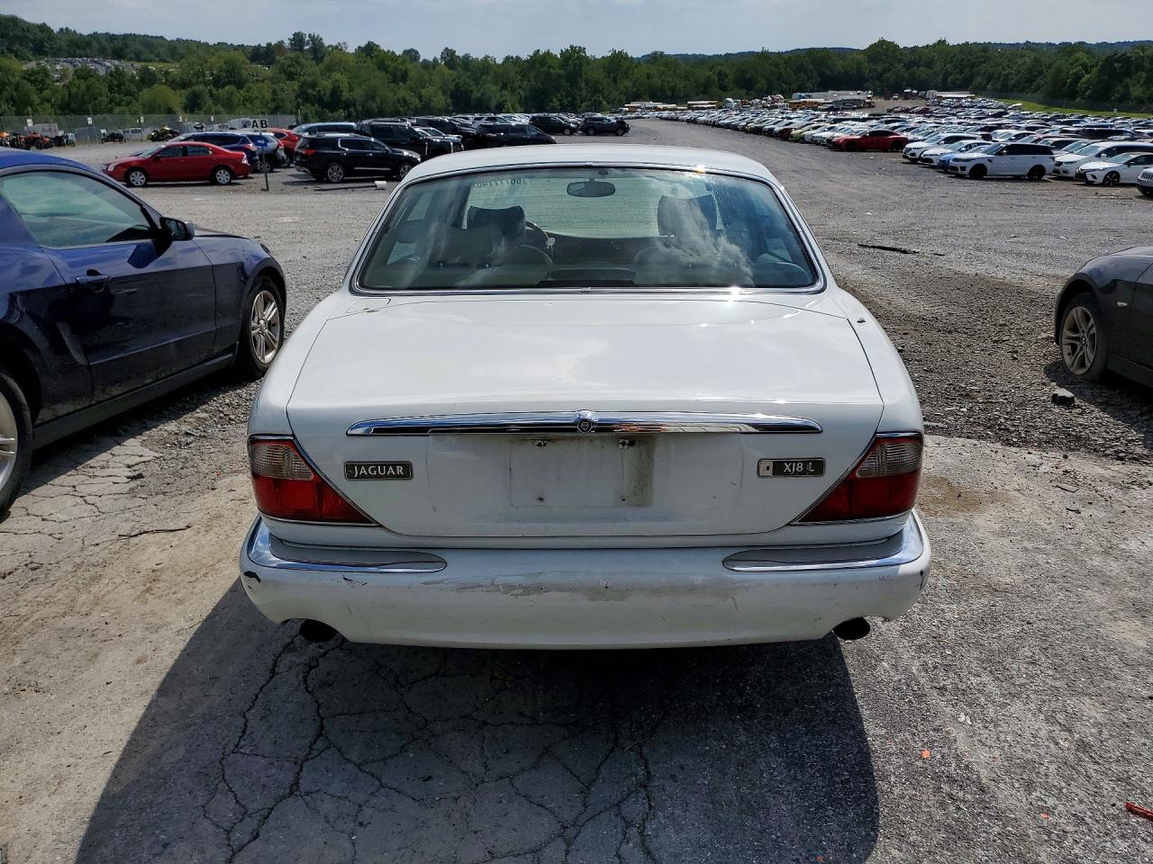 1998 Jaguar Xj8 L White vin: SAJHX624XWC847425