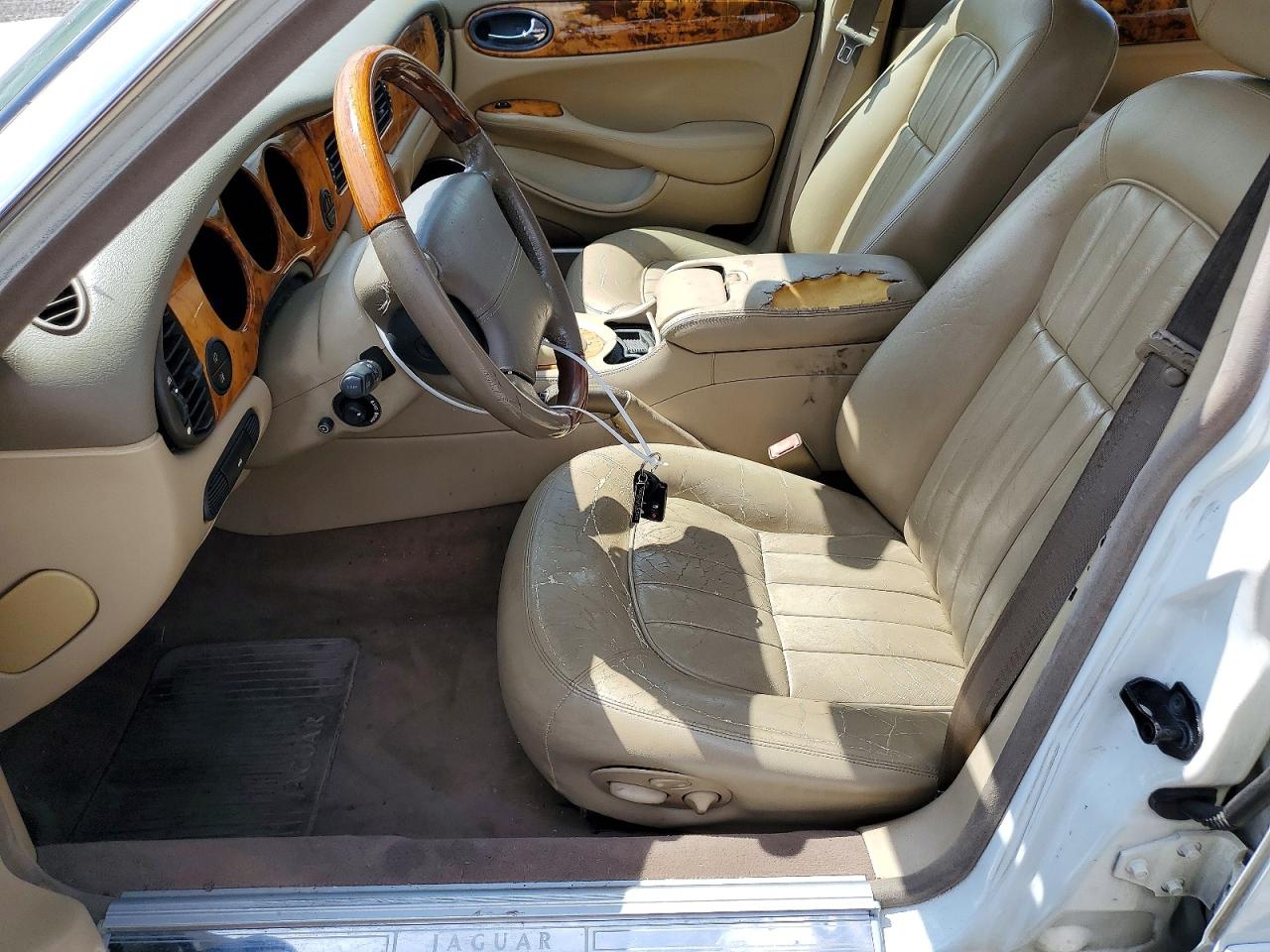 1998 Jaguar Xj8 L White vin: SAJHX624XWC847425