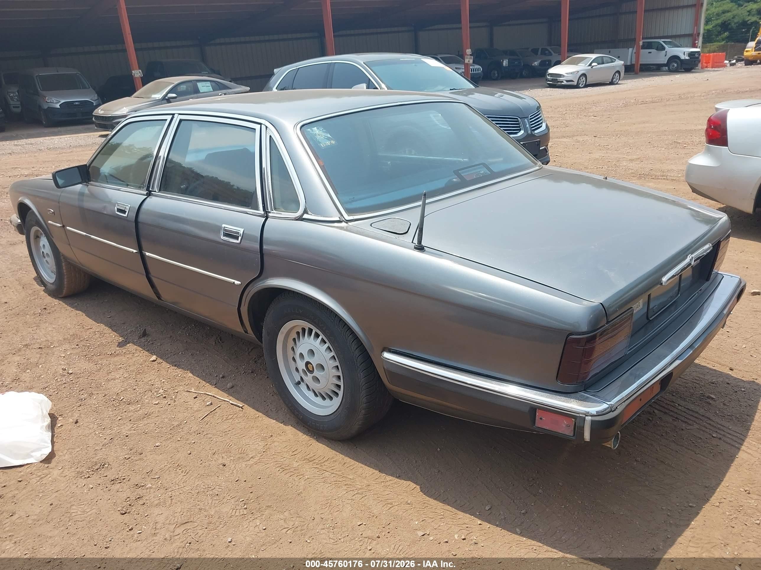 1989 Jaguar Xj6   Gray vin: SAJHY1549KC572880