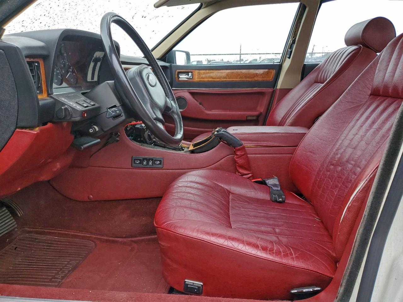 1989 Jaguar Xj6 White vin: SAJHY154XKC587906