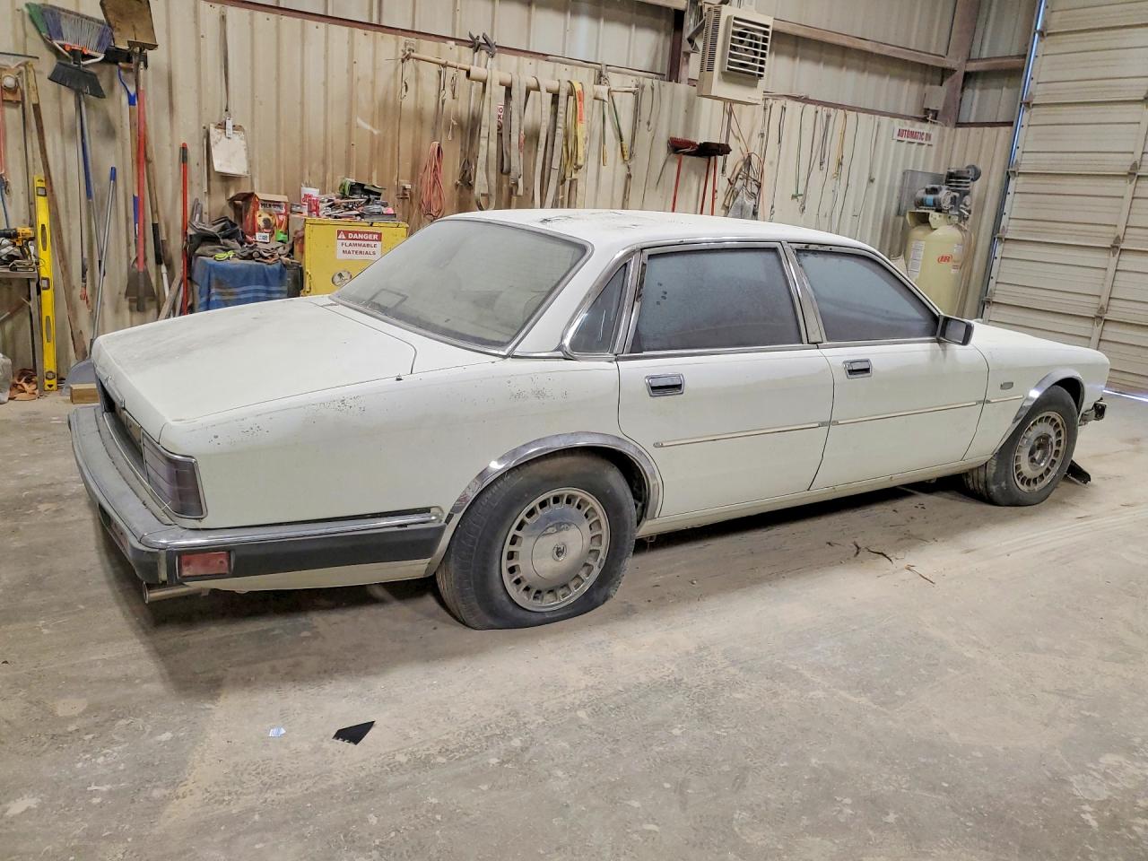 1991 Jaguar Xj6 Sovereign White vin: SAJHY1749MC636576