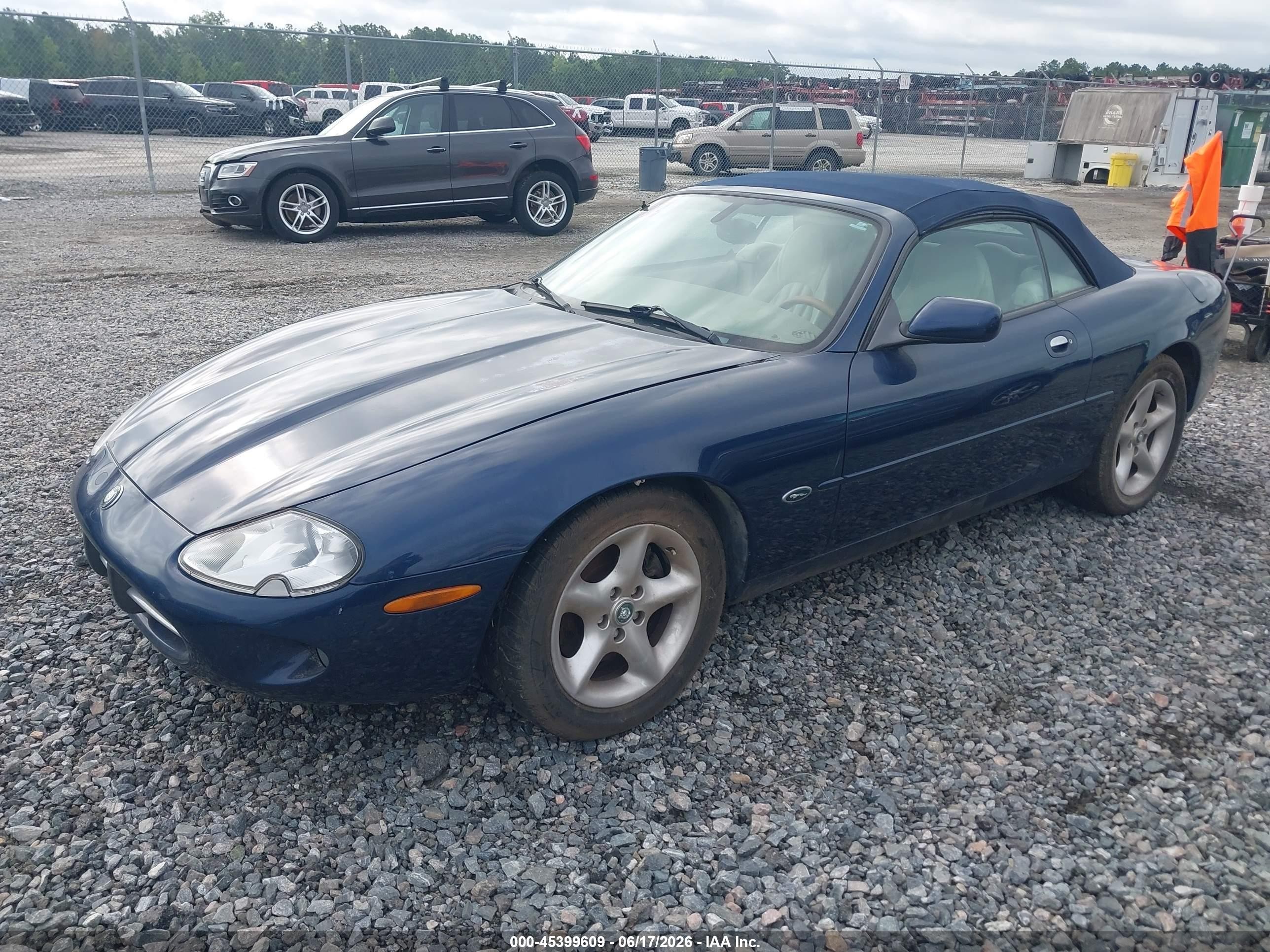 2000 Jaguar Xk8   Dark Blue vin: SAJJA42C0YNA06030