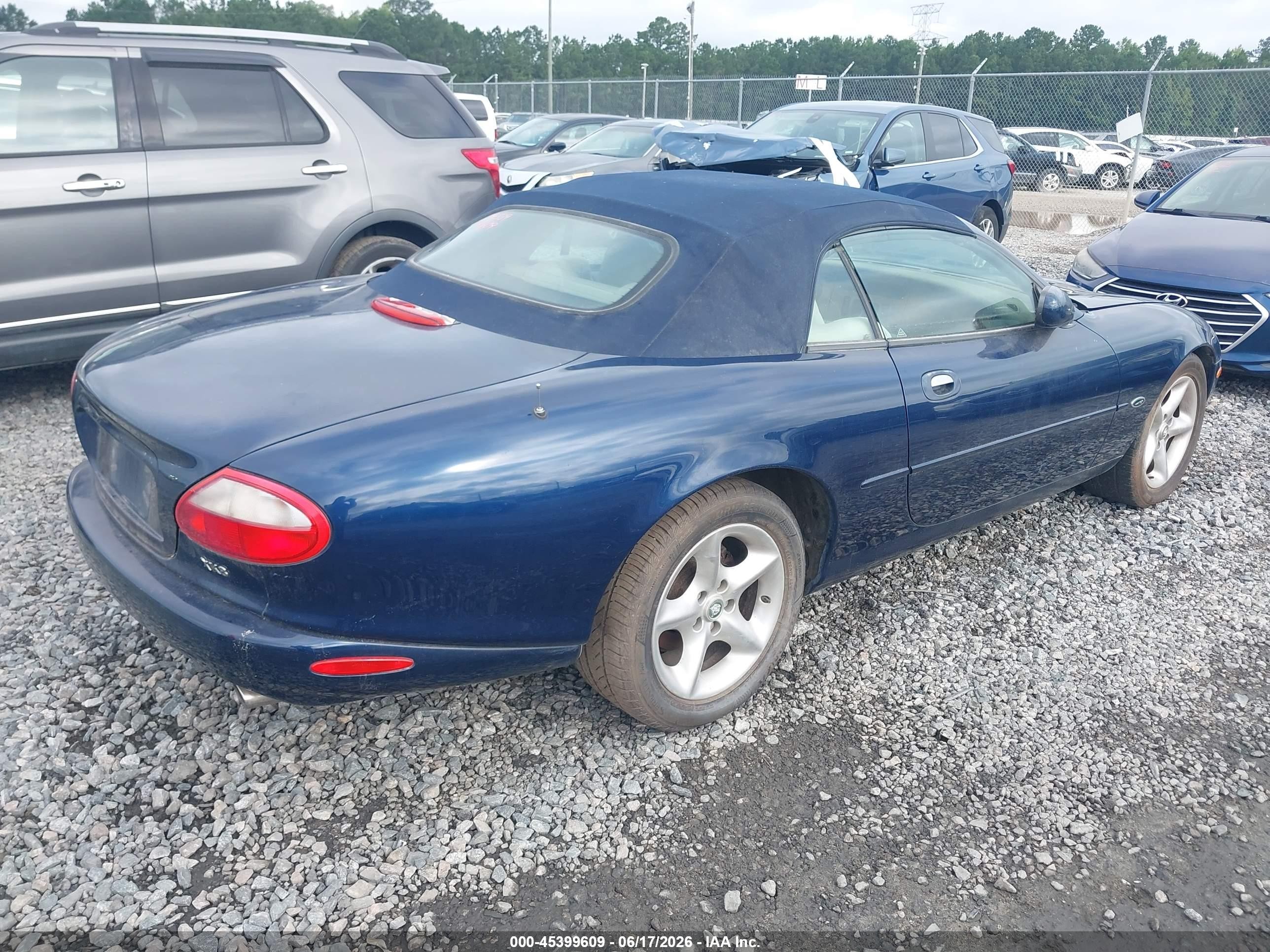 2000 Jaguar Xk8   Dark Blue vin: SAJJA42C0YNA06030