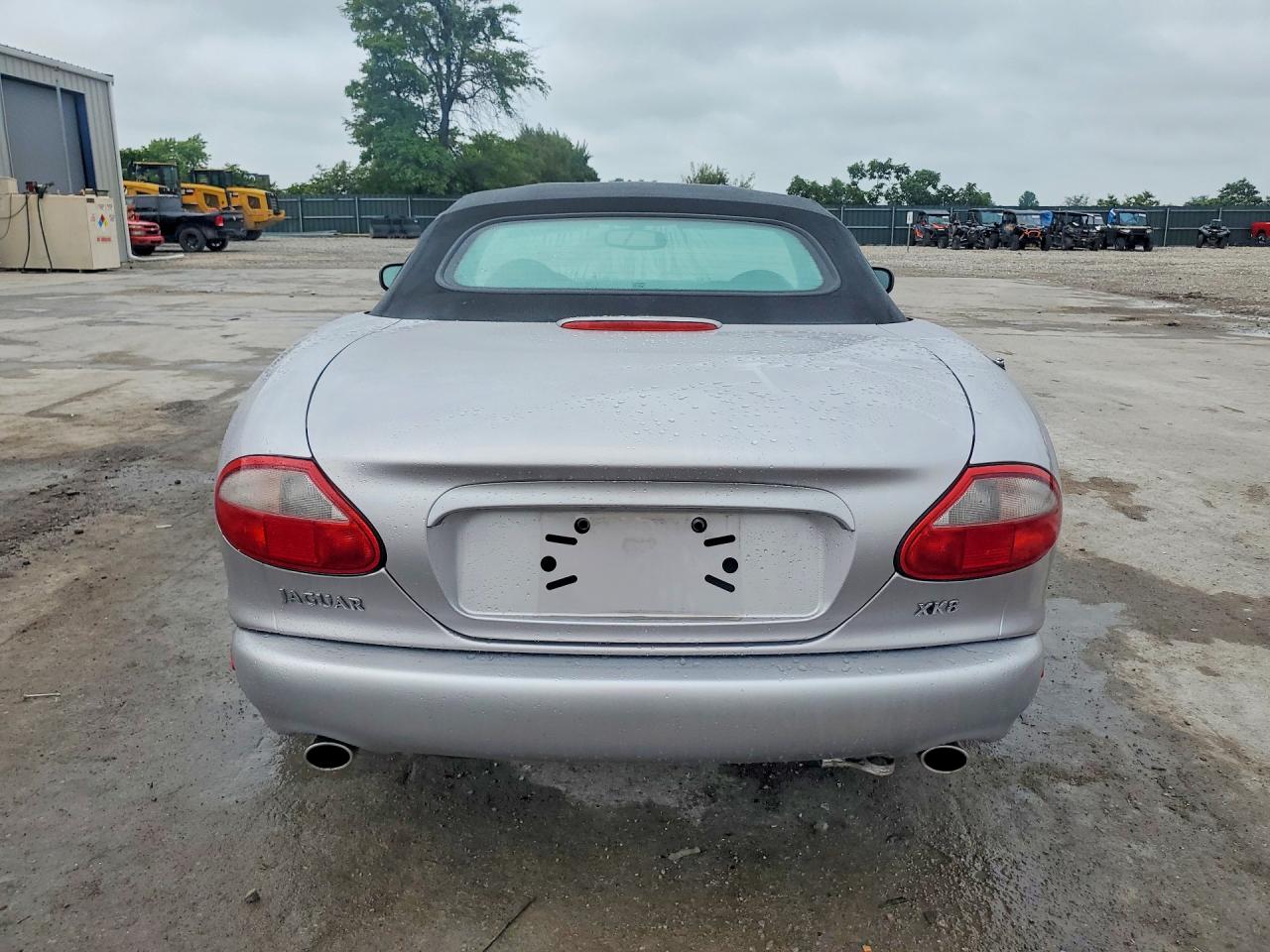 2000 Jaguar Xk8 Silver vin: SAJJA42C2YNA07888