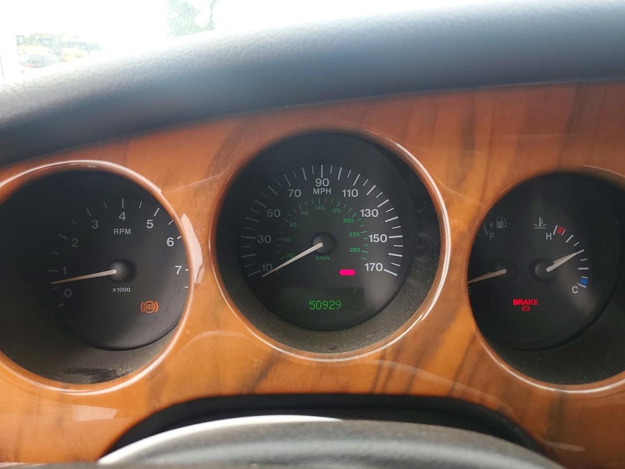 2000 Jaguar Xk8 Silver vin: SAJJA42C2YNA07888