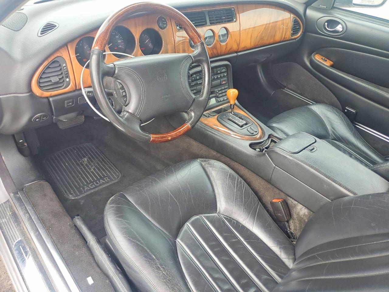 2000 Jaguar Xk8 Silver vin: SAJJA42C2YNA07888